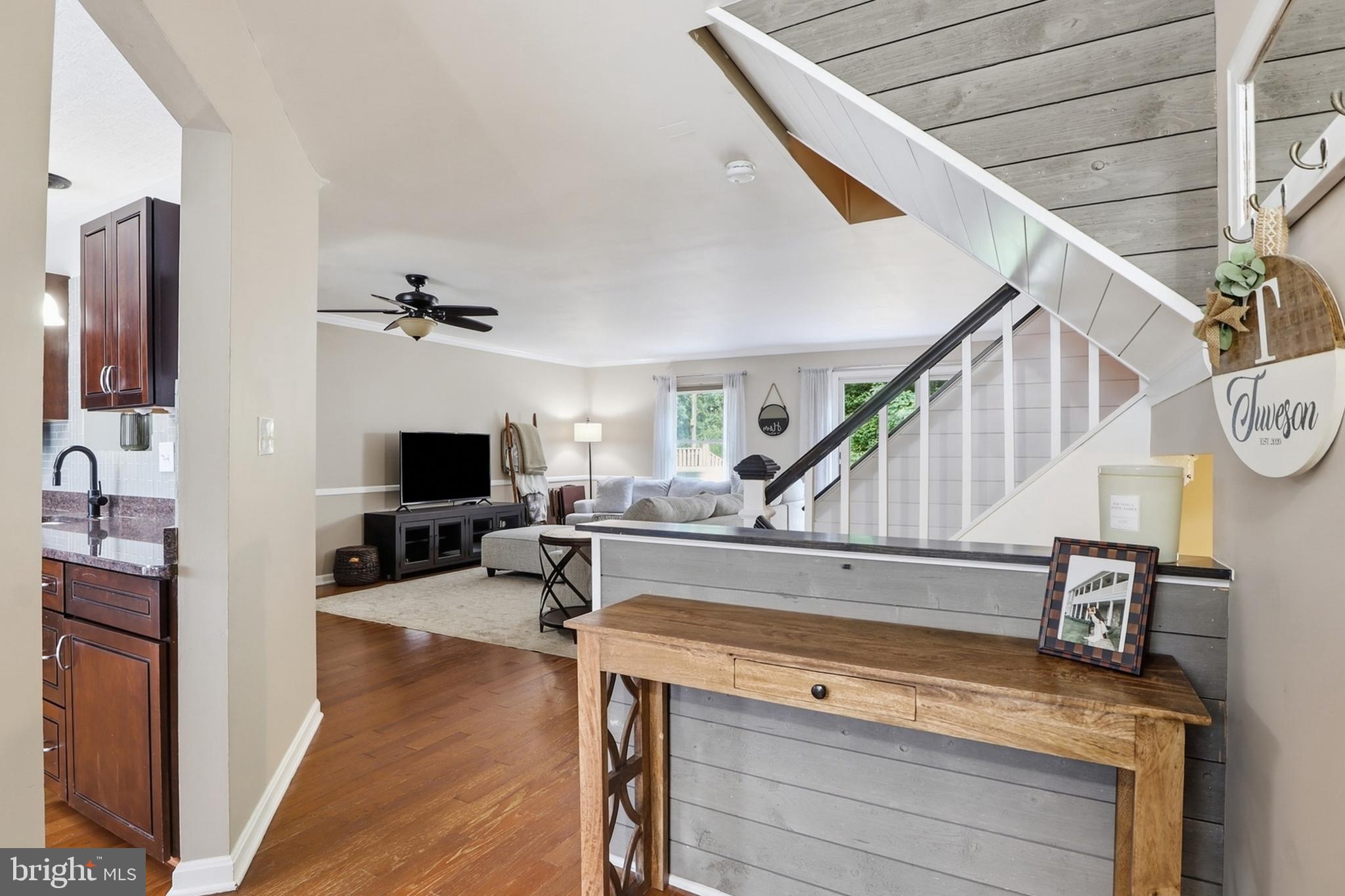 923 BUCKLAND PLACE