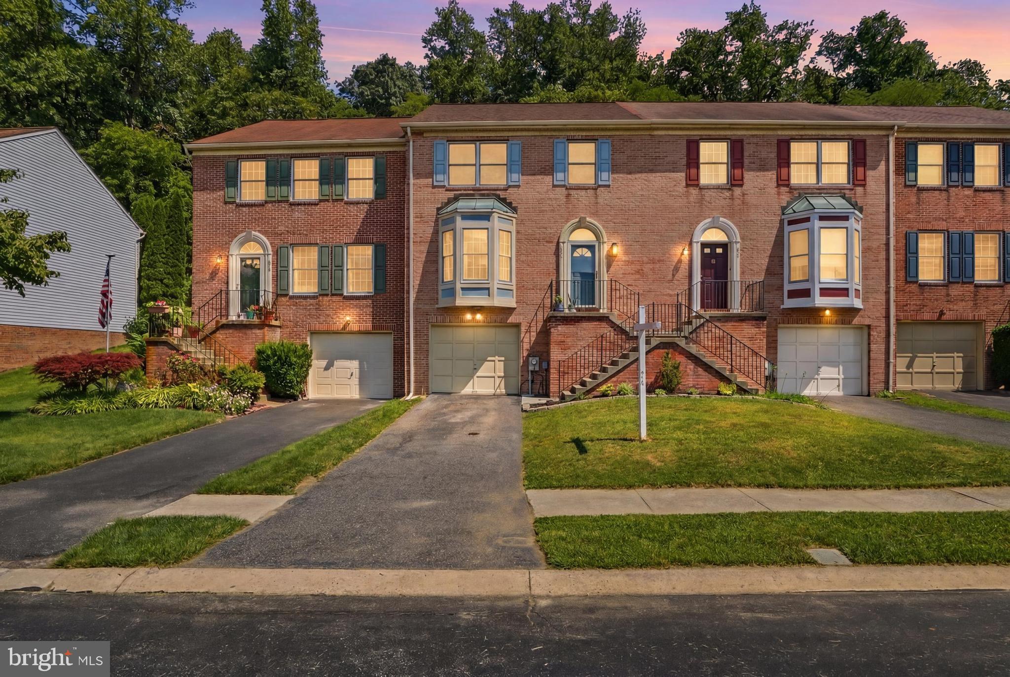 923 BUCKLAND PLACE