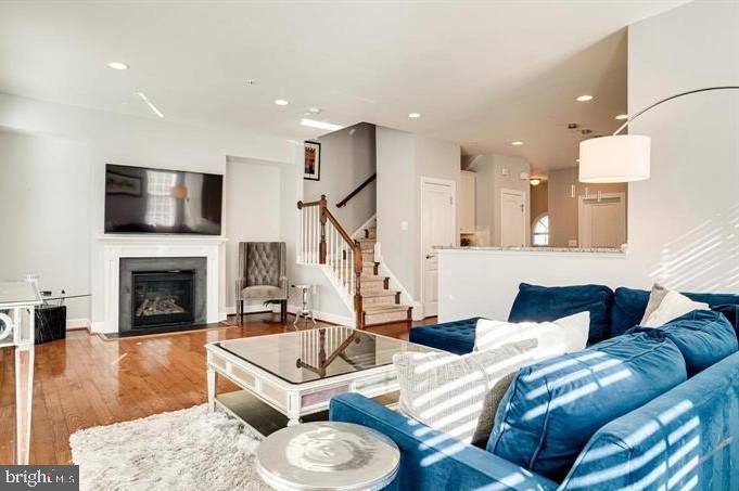 CAMERON GLEN - Residential Lease