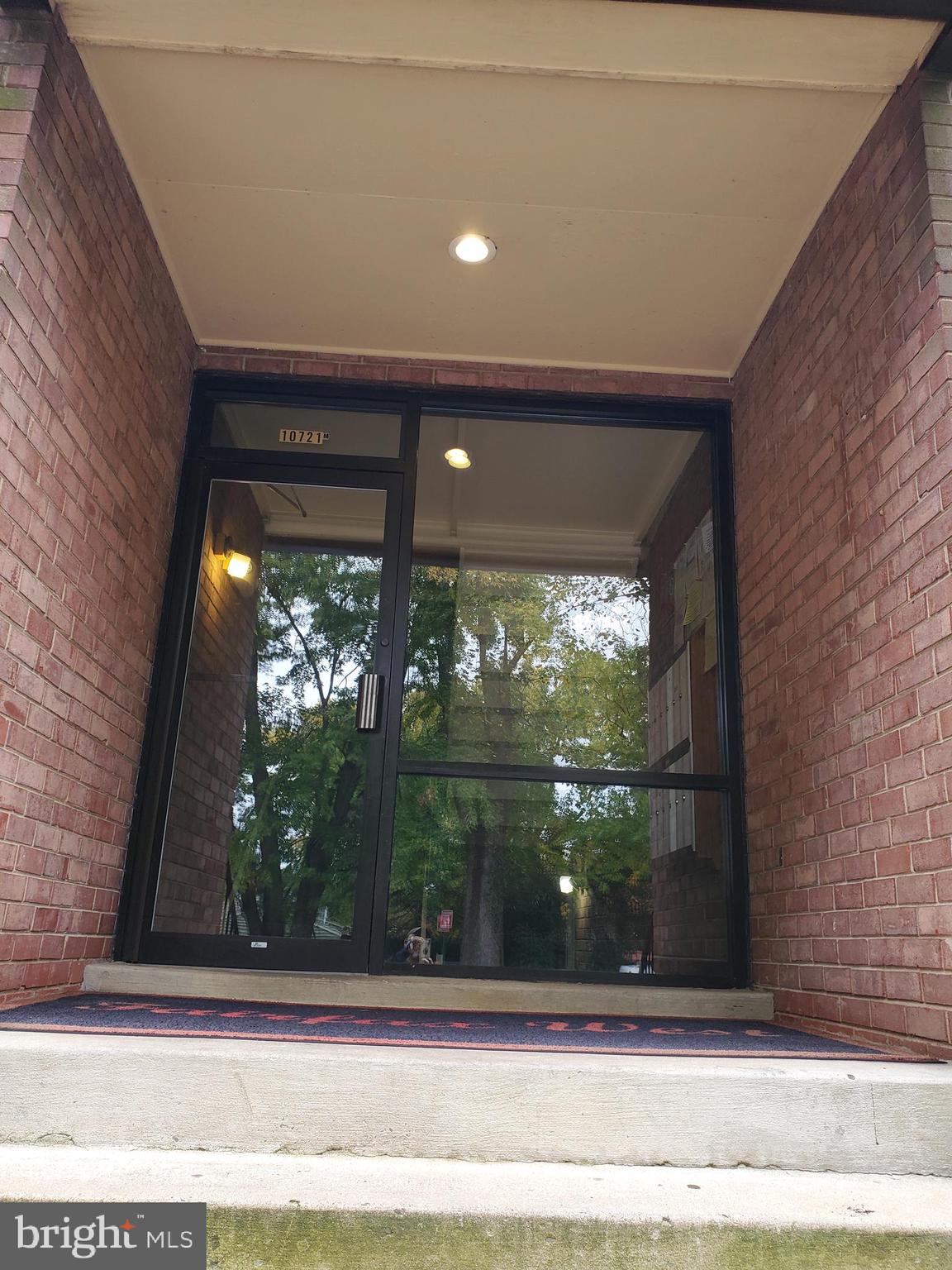 FAIRFAX WEST CONDOS - Residential Lease