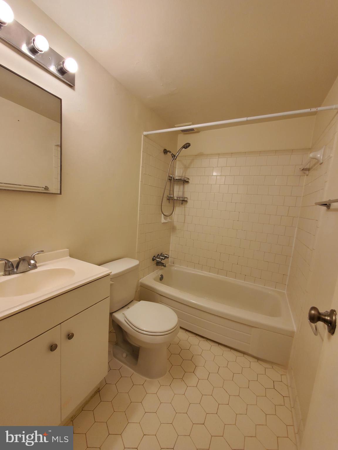 FAIRFAX WEST CONDOS - Residential Lease