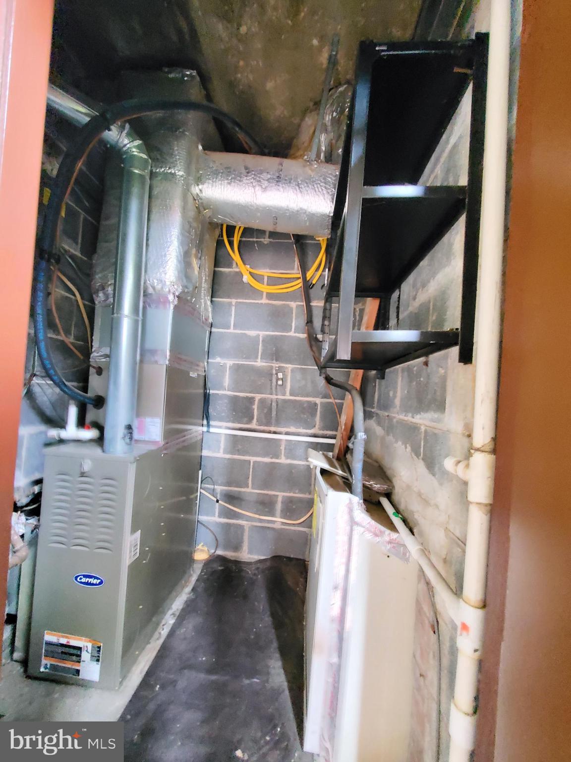 FAIRFAX WEST CONDOS - Residential Lease