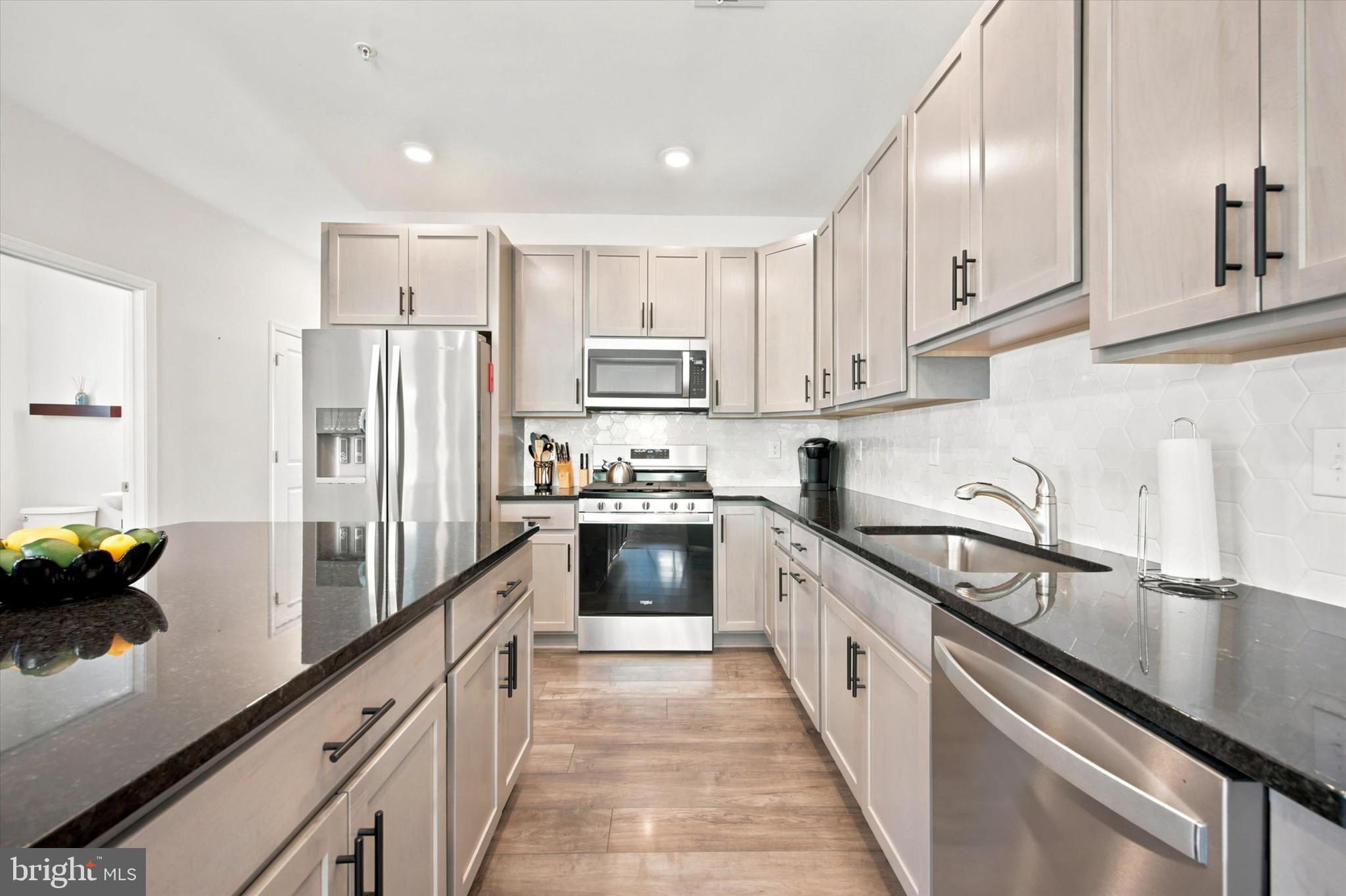 200 HONEY LANE