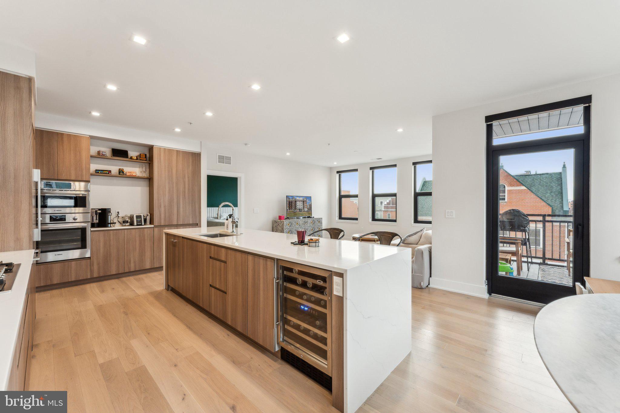 701 SWANN AVENUE 402