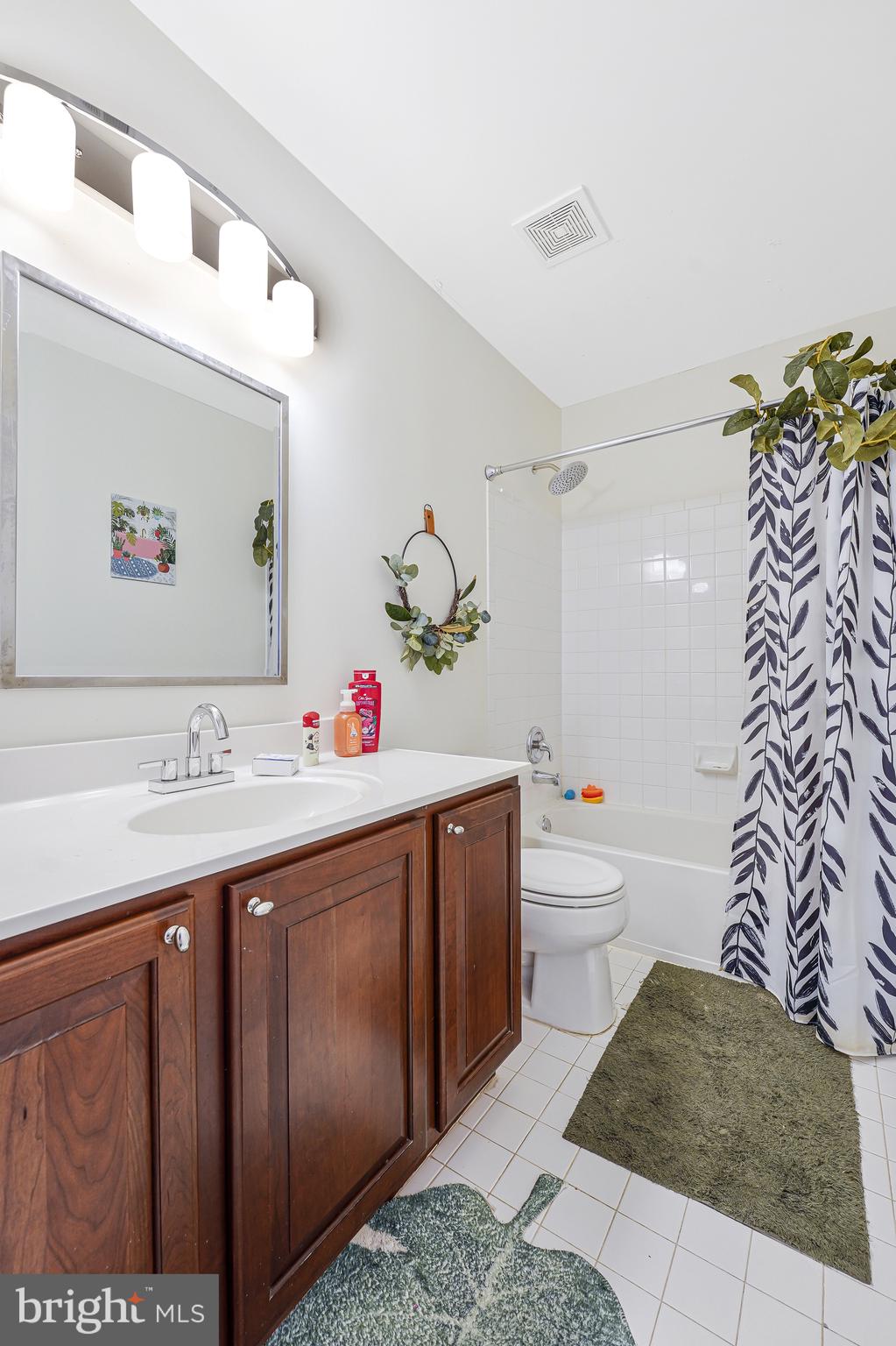 MEDINAH HOMES - Residential Lease