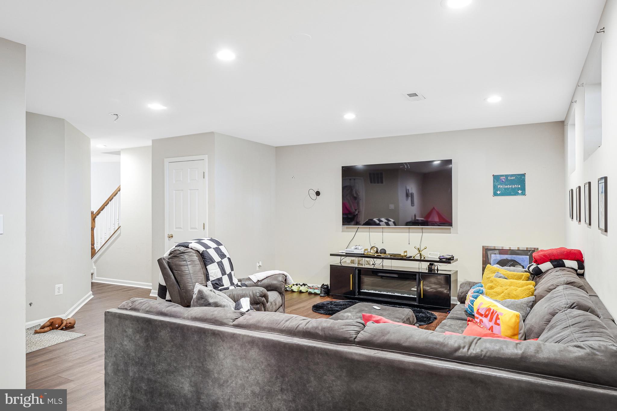 MEDINAH HOMES - Residential Lease