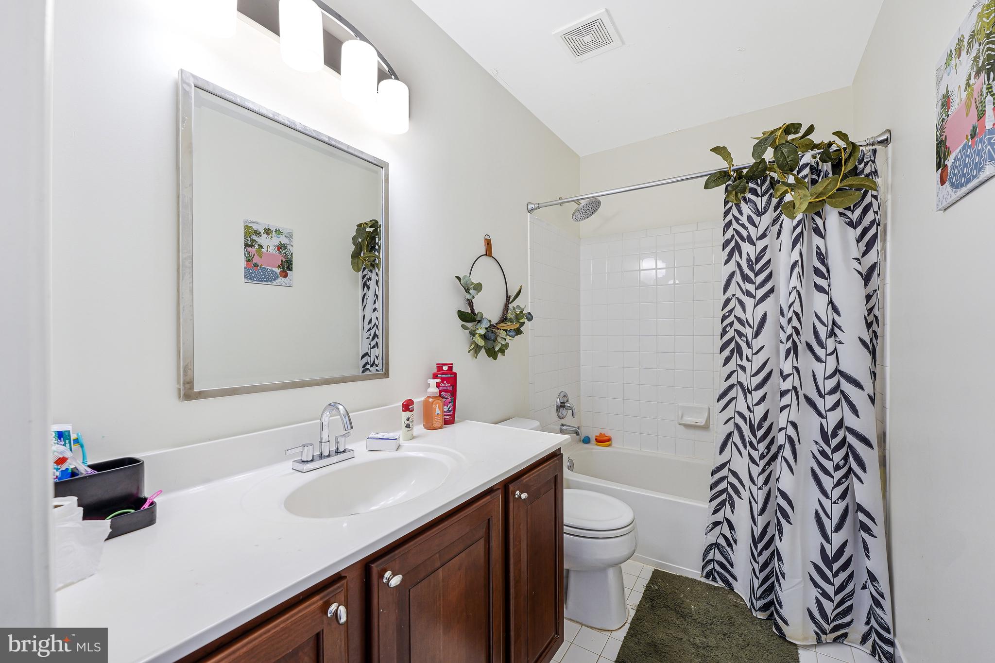 MEDINAH HOMES - Residential Lease