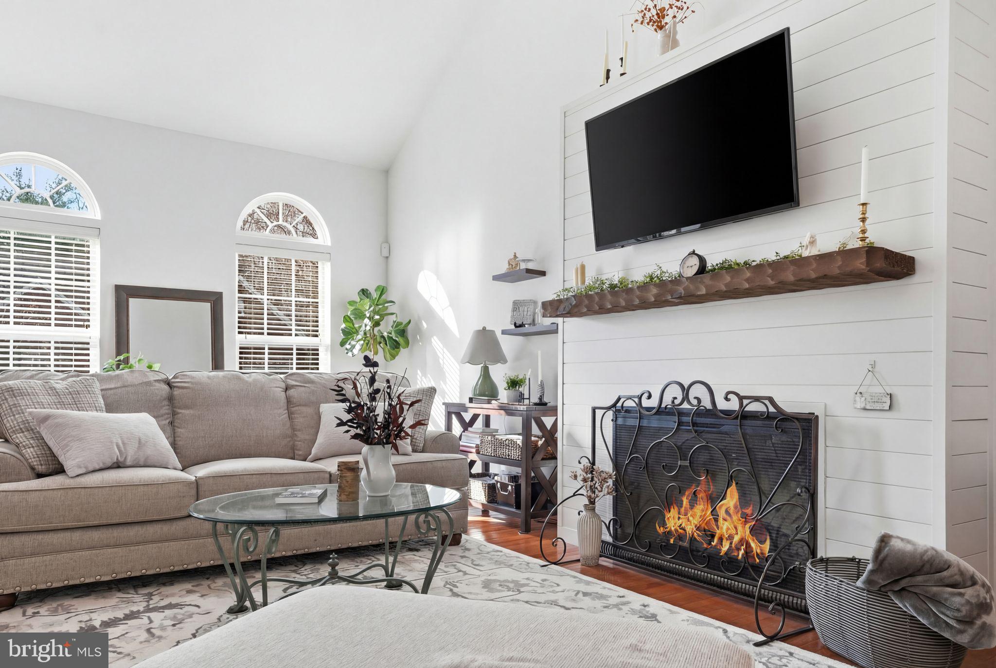 VILLAS AT THE RIDGES - Residential