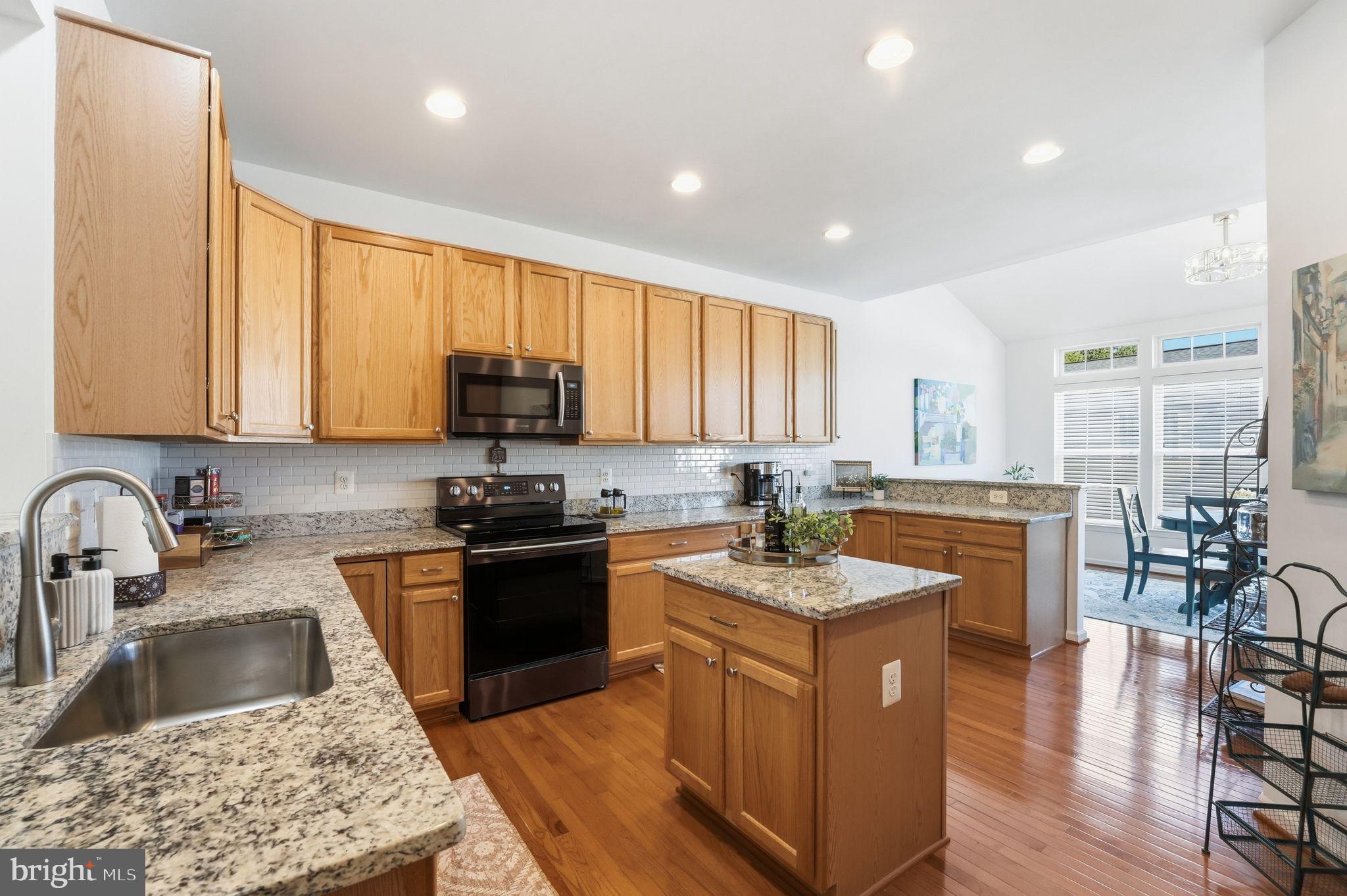 VILLAS AT THE RIDGES - Residential