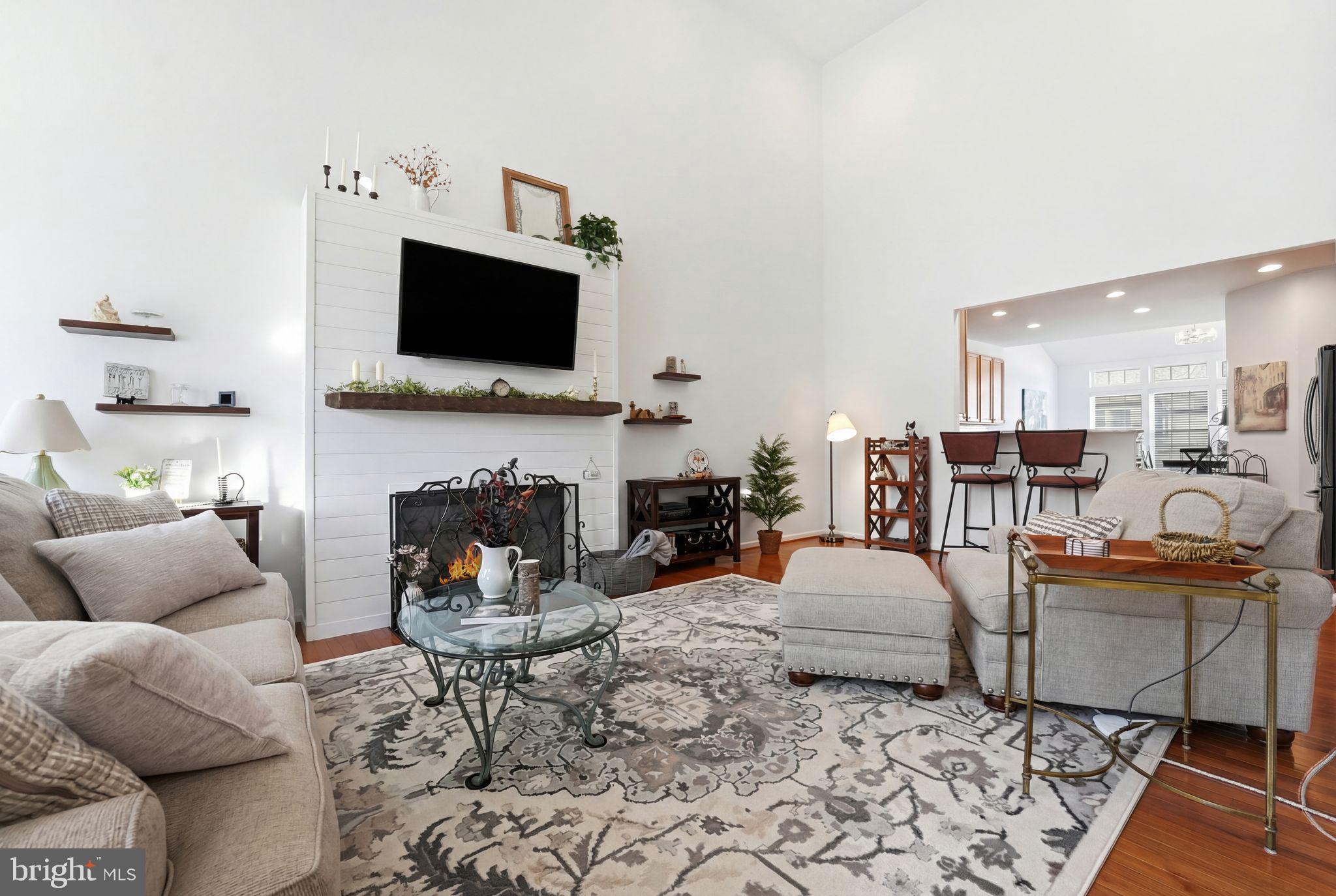 VILLAS AT THE RIDGES - Residential