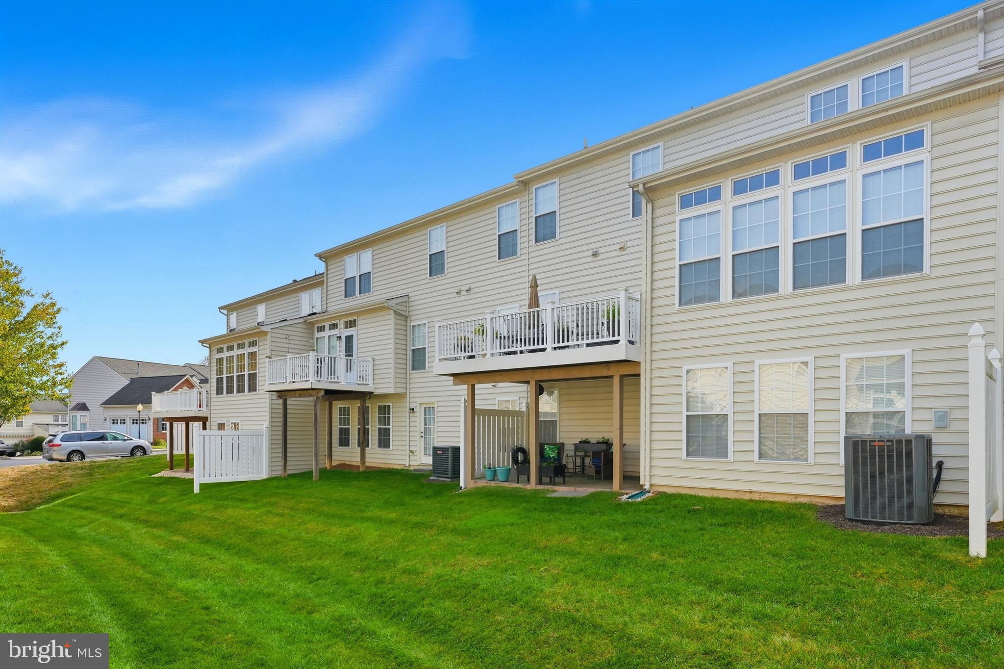 VILLAS AT THE RIDGES - Residential