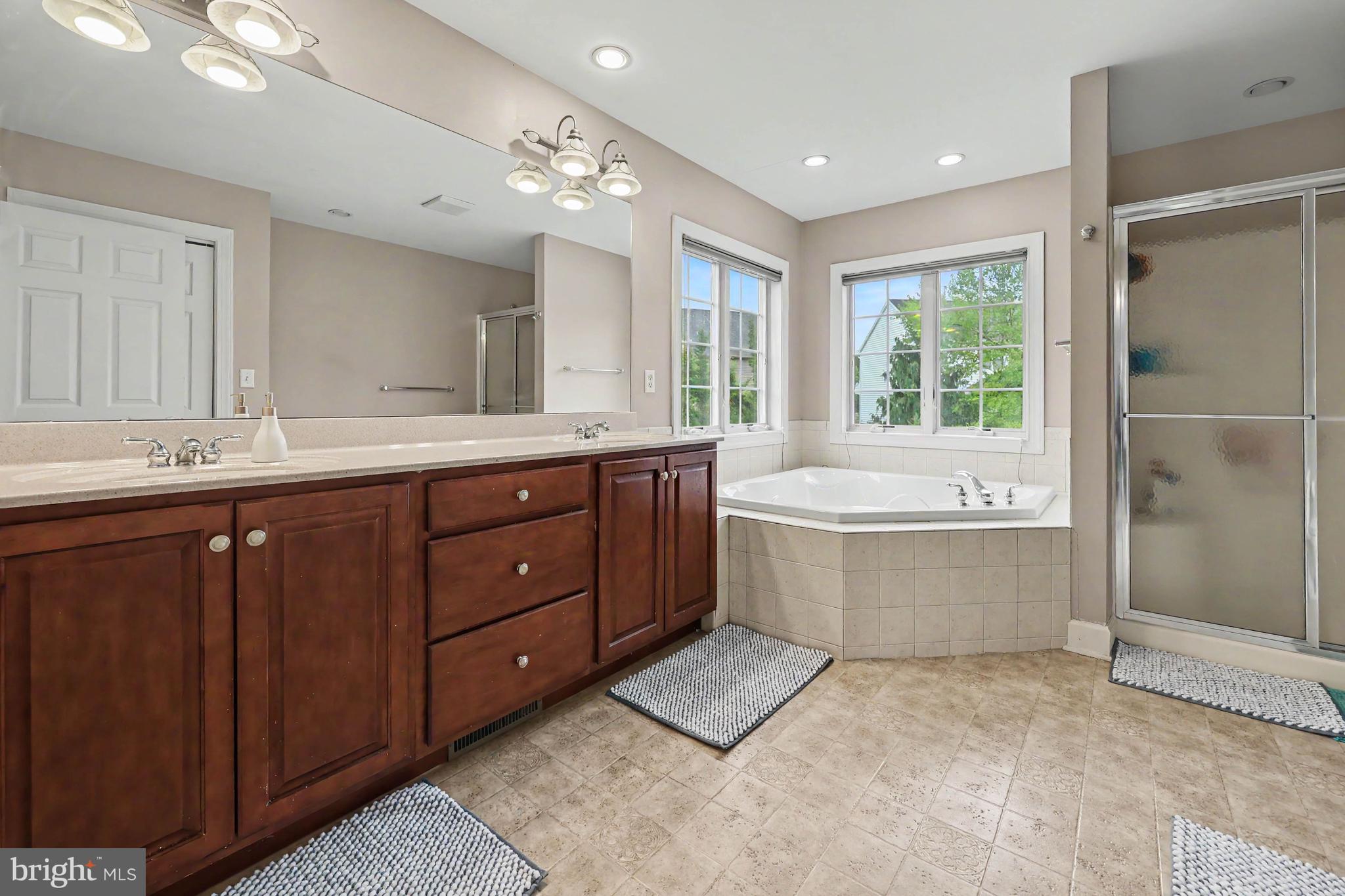 SOUTHPOINT MEADOWS - Residential