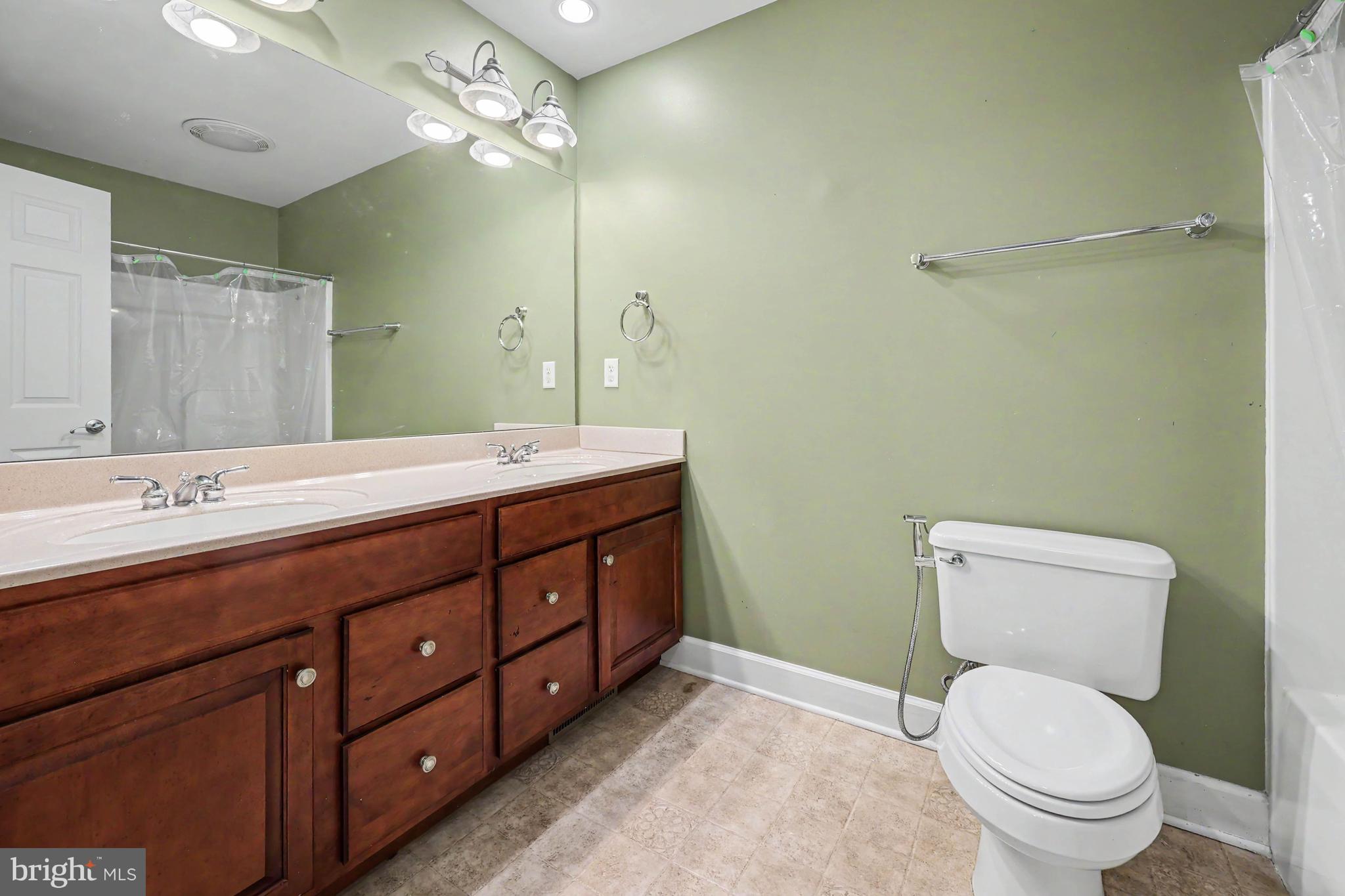SOUTHPOINT MEADOWS - Residential