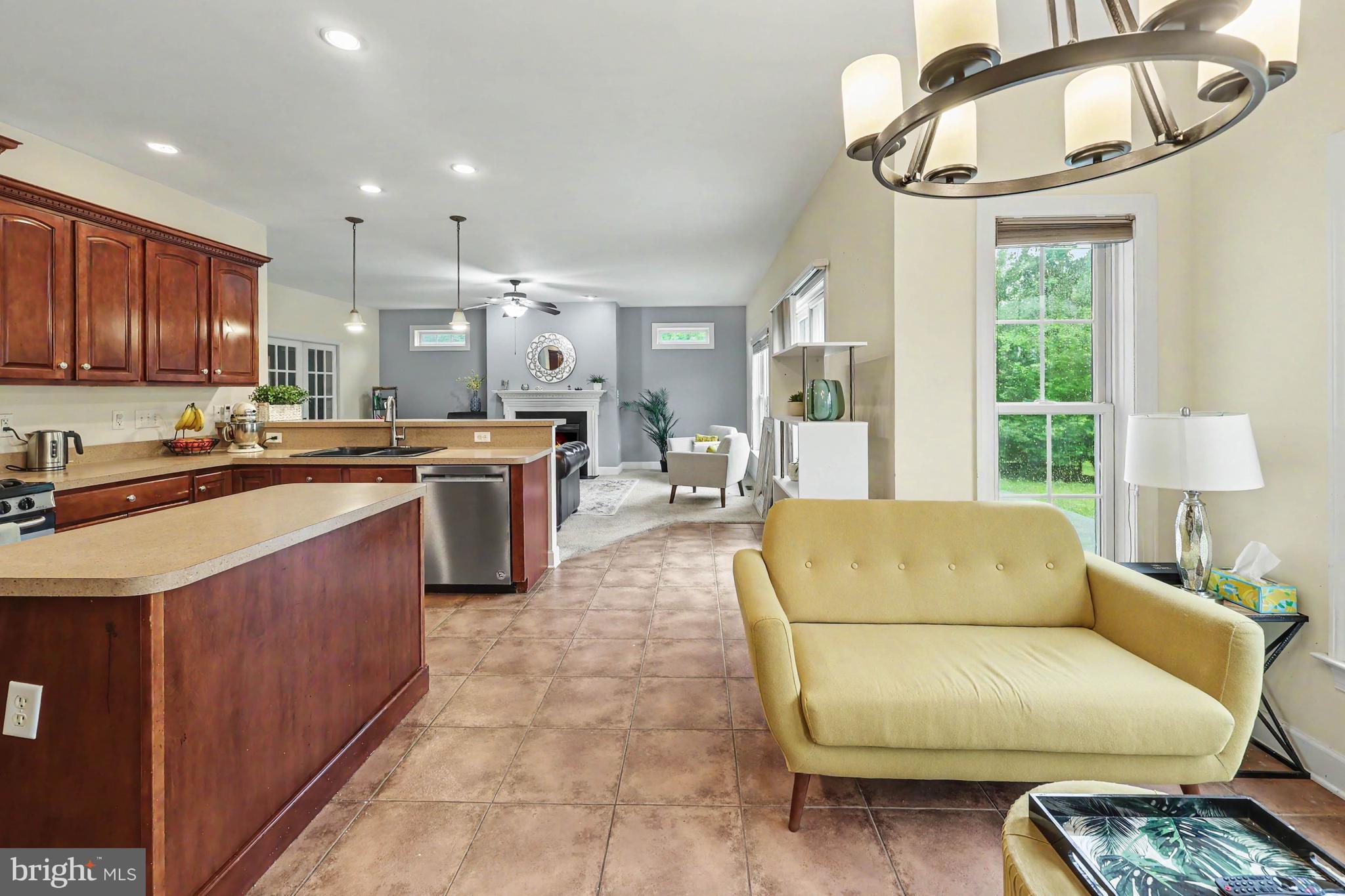 SOUTHPOINT MEADOWS - Residential