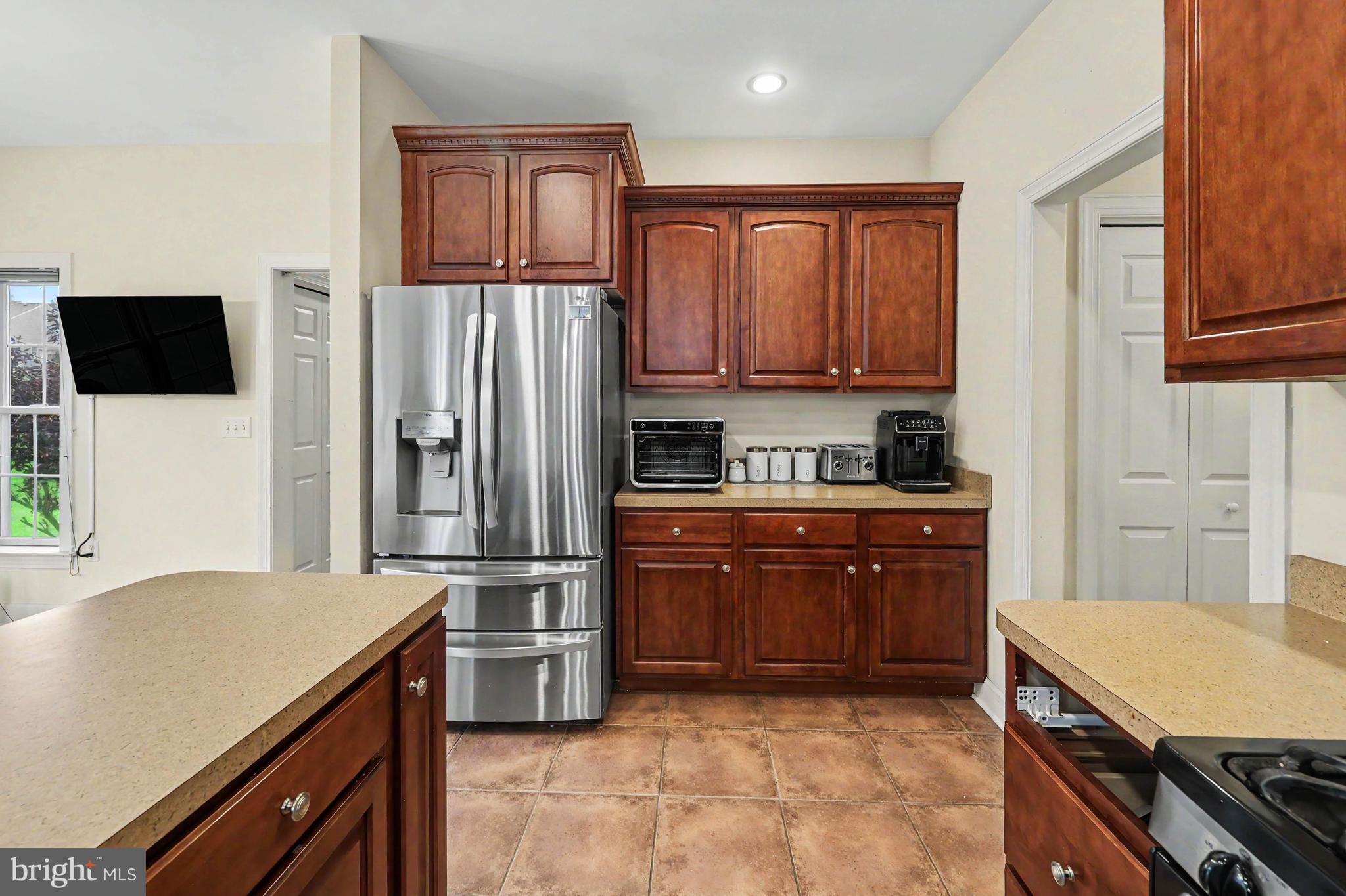 SOUTHPOINT MEADOWS - Residential