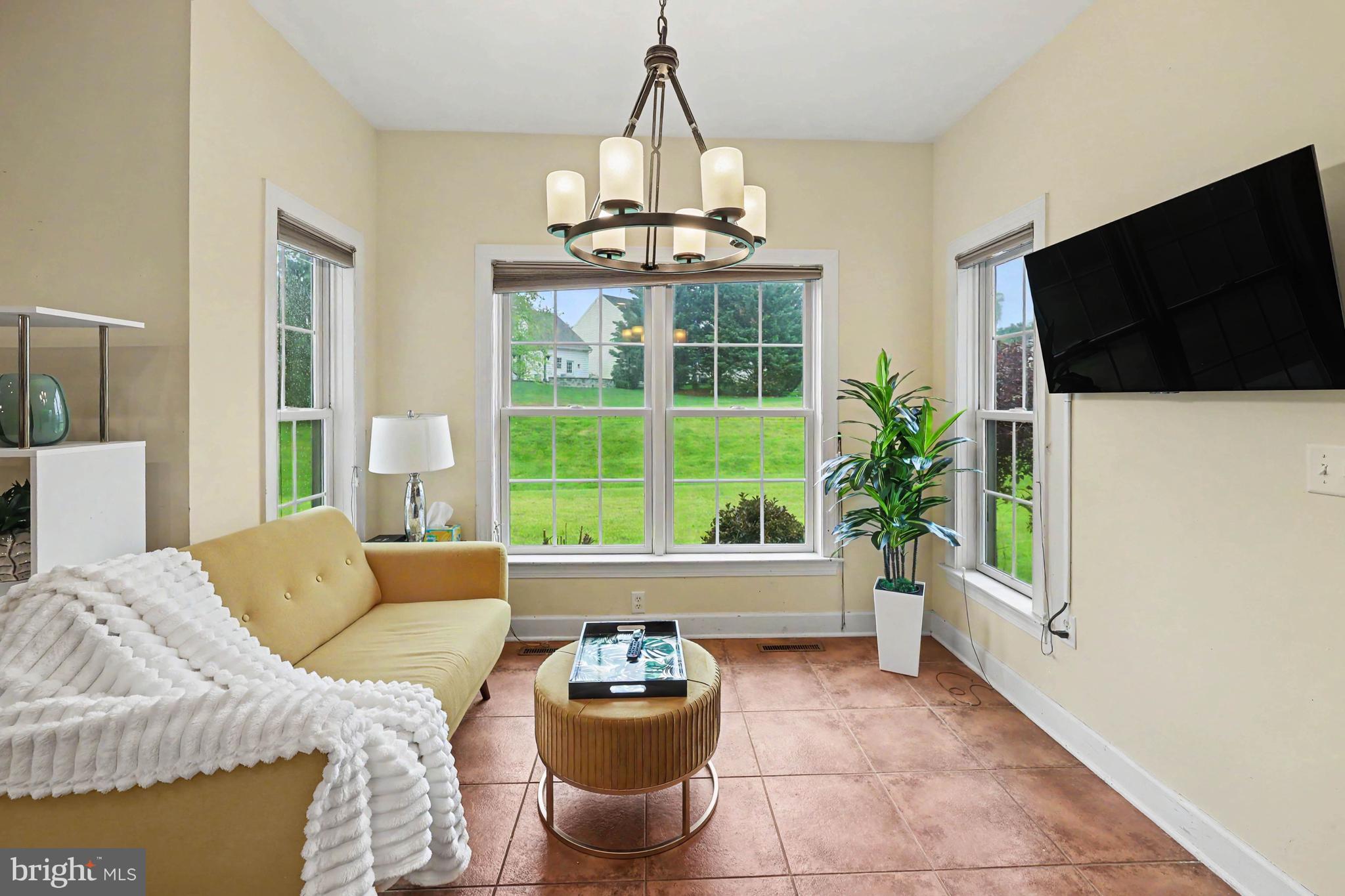 SOUTHPOINT MEADOWS - Residential