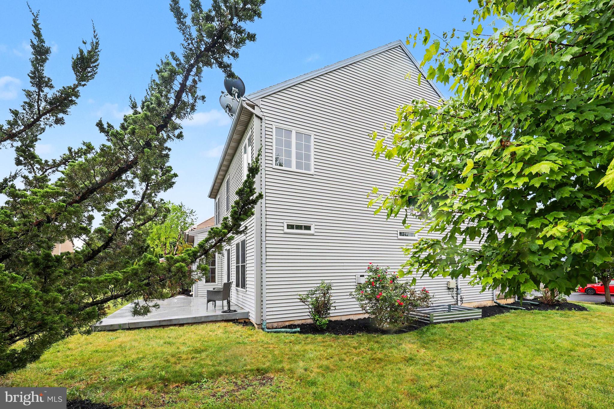 SOUTHPOINT MEADOWS - Residential