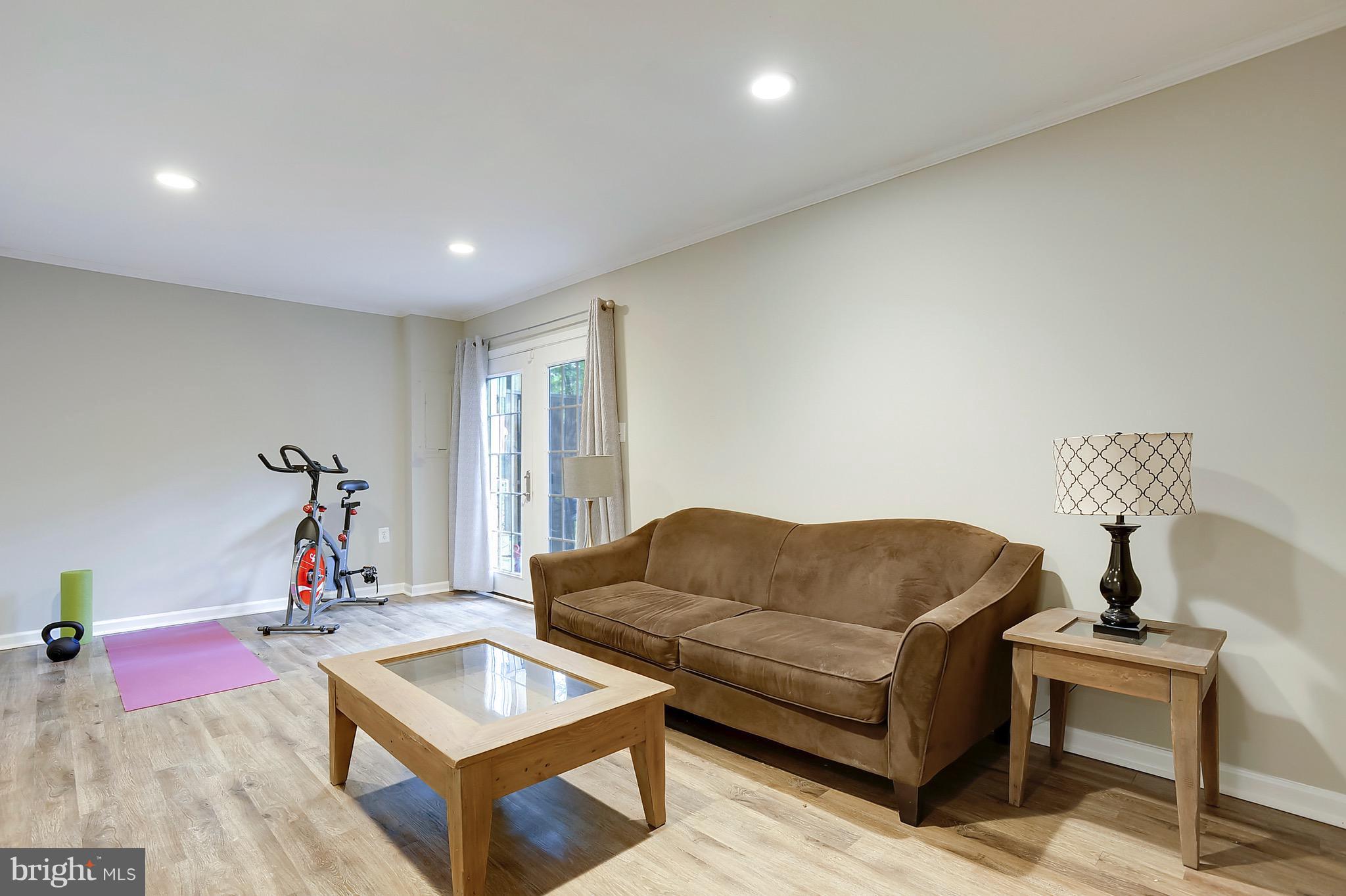 RESTON - Residential