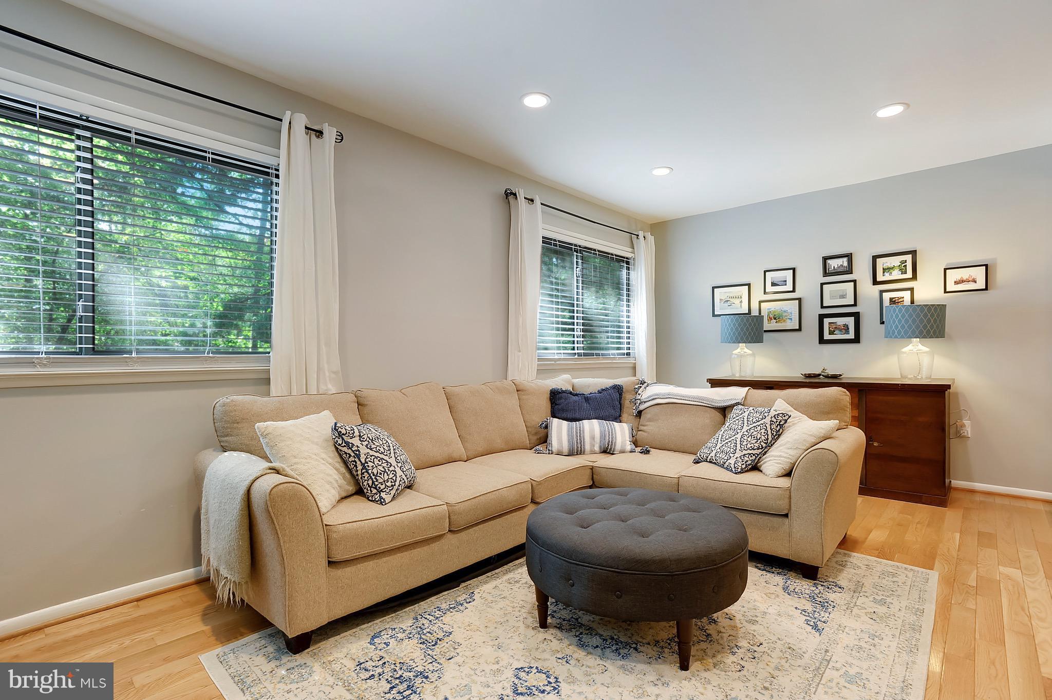 RESTON - Residential