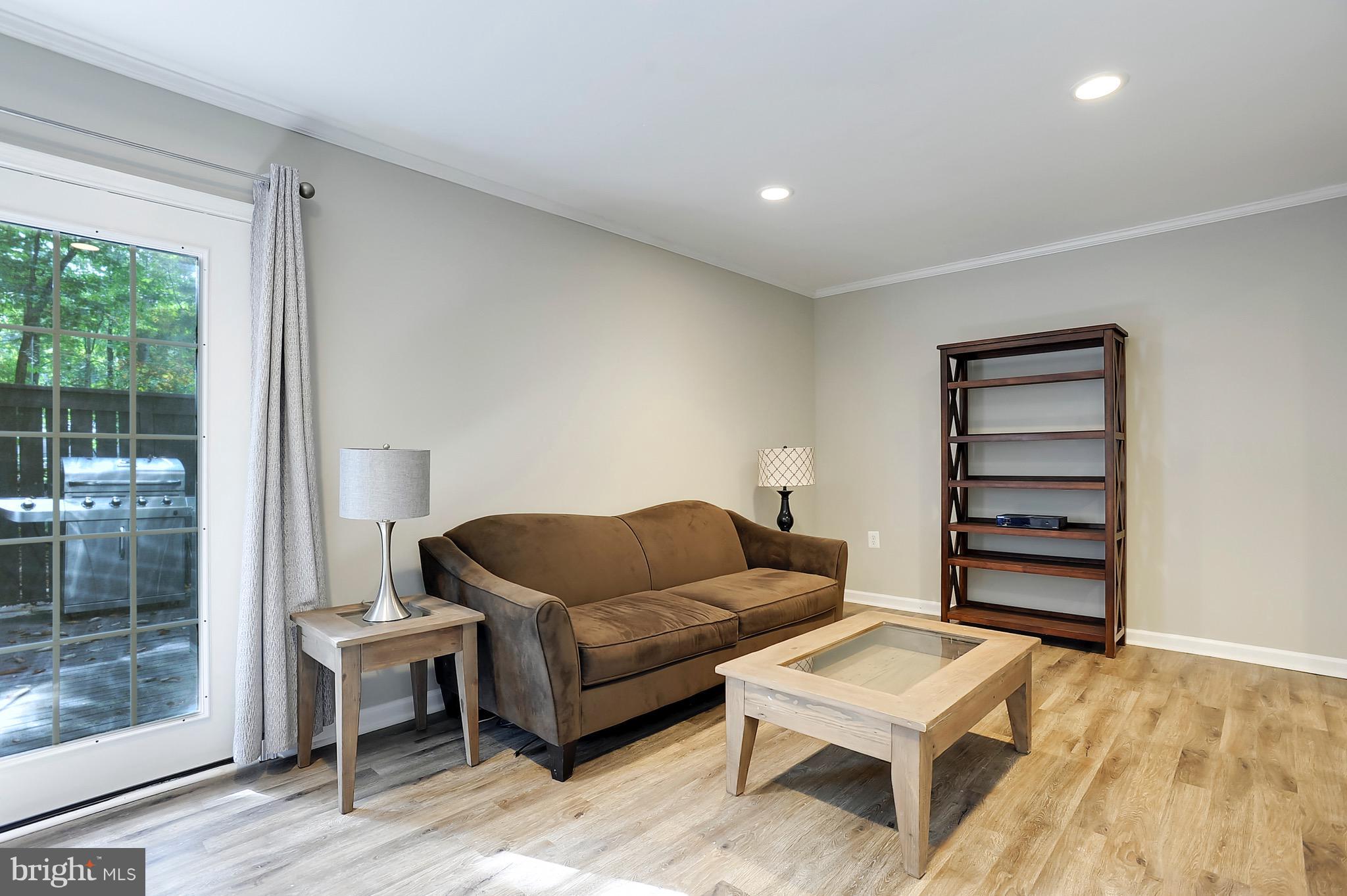 RESTON - Residential