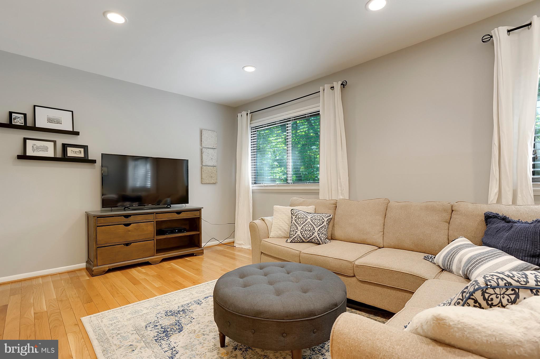 RESTON - Residential