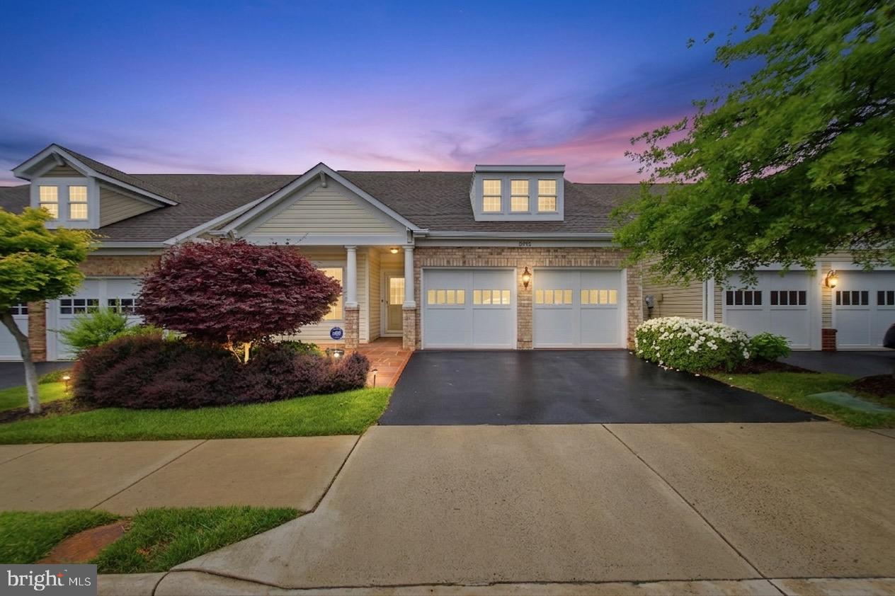 8932 PINK CARNATION COURT