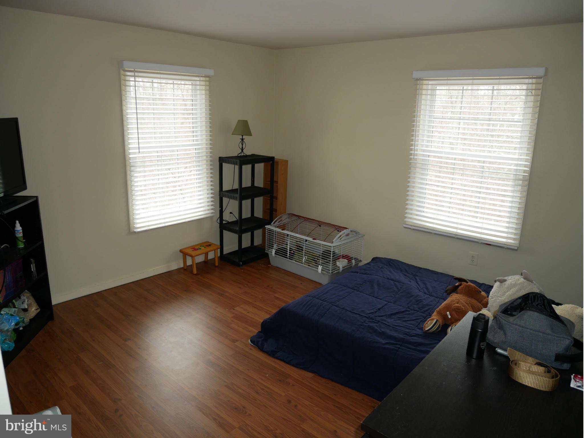 WOODED GLEN - Residential