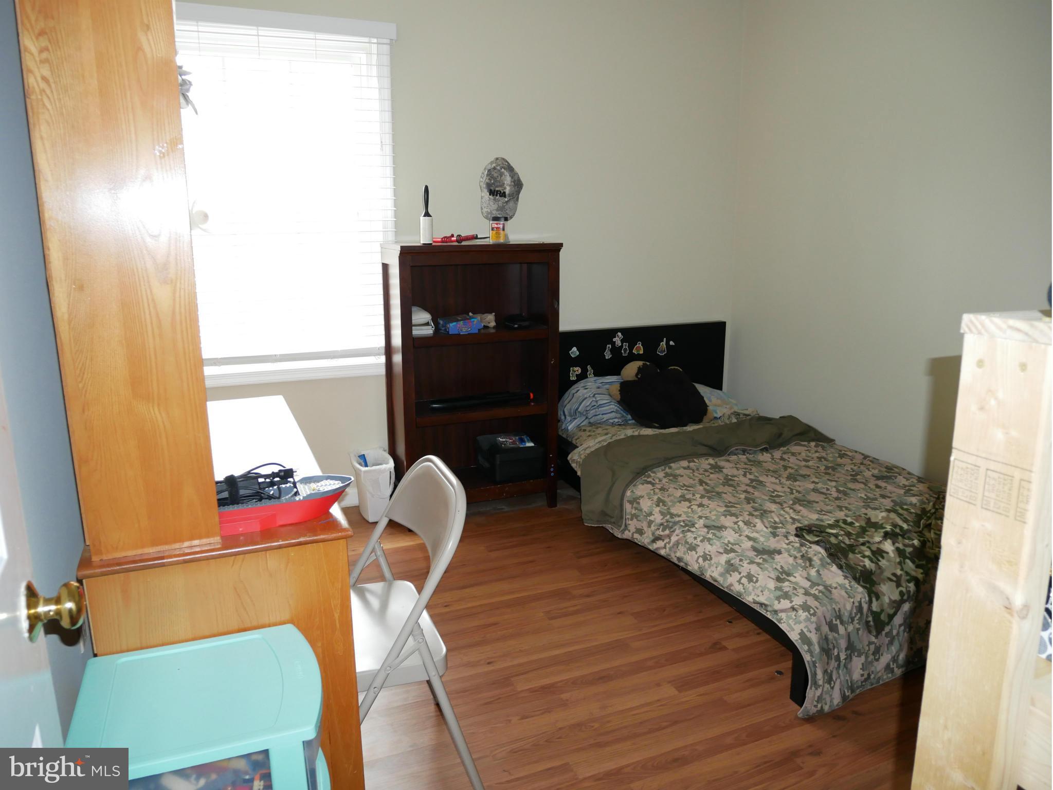 WOODED GLEN - Residential