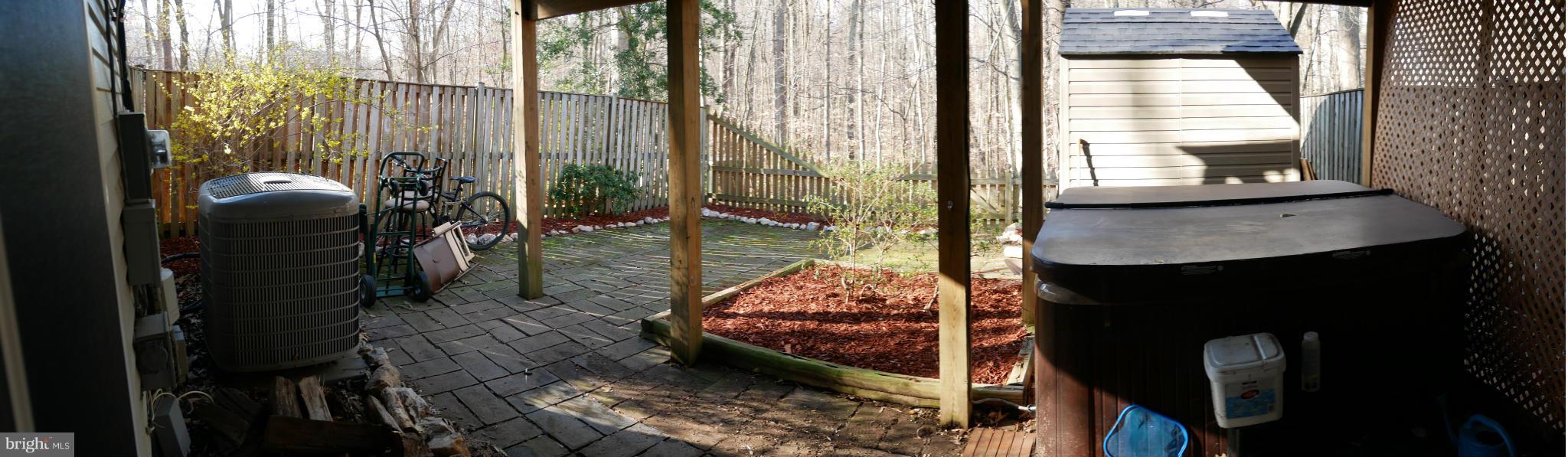 WOODED GLEN - Residential