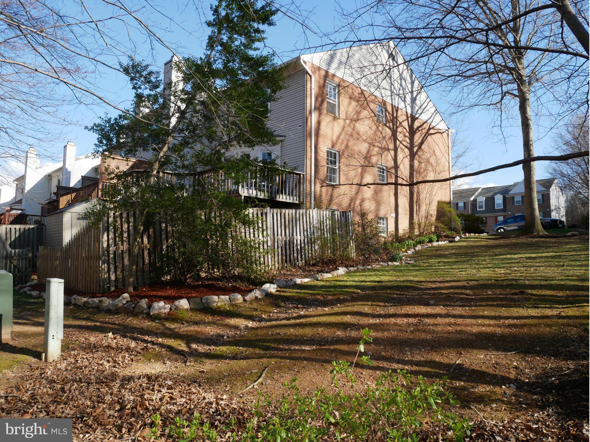 WOODED GLEN - Residential