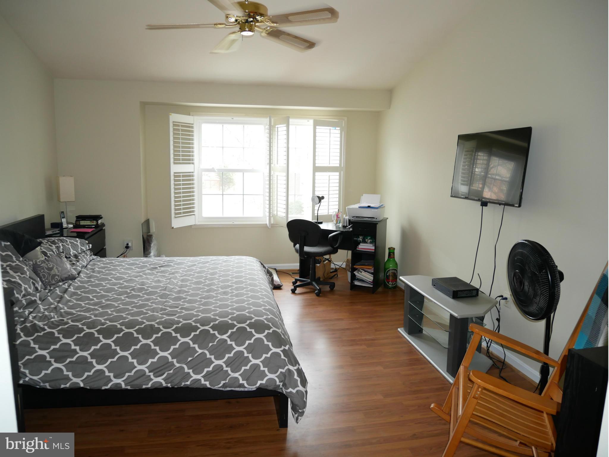 WOODED GLEN - Residential