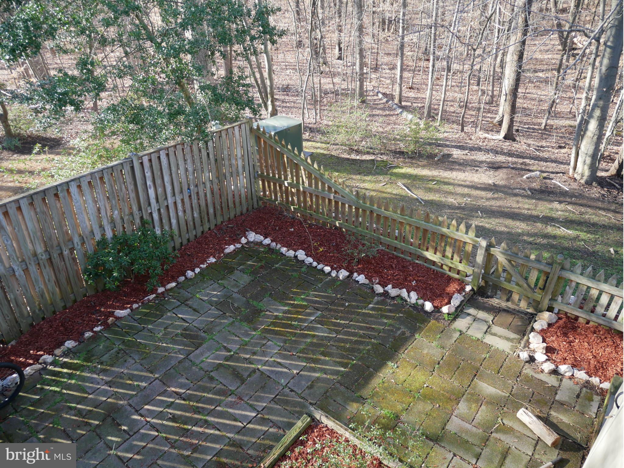 WOODED GLEN - Residential