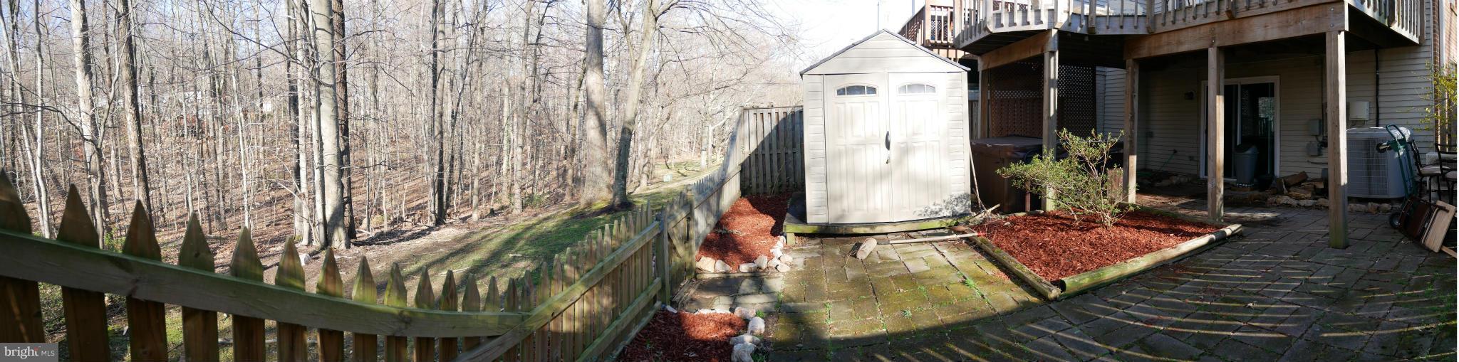 WOODED GLEN - Residential