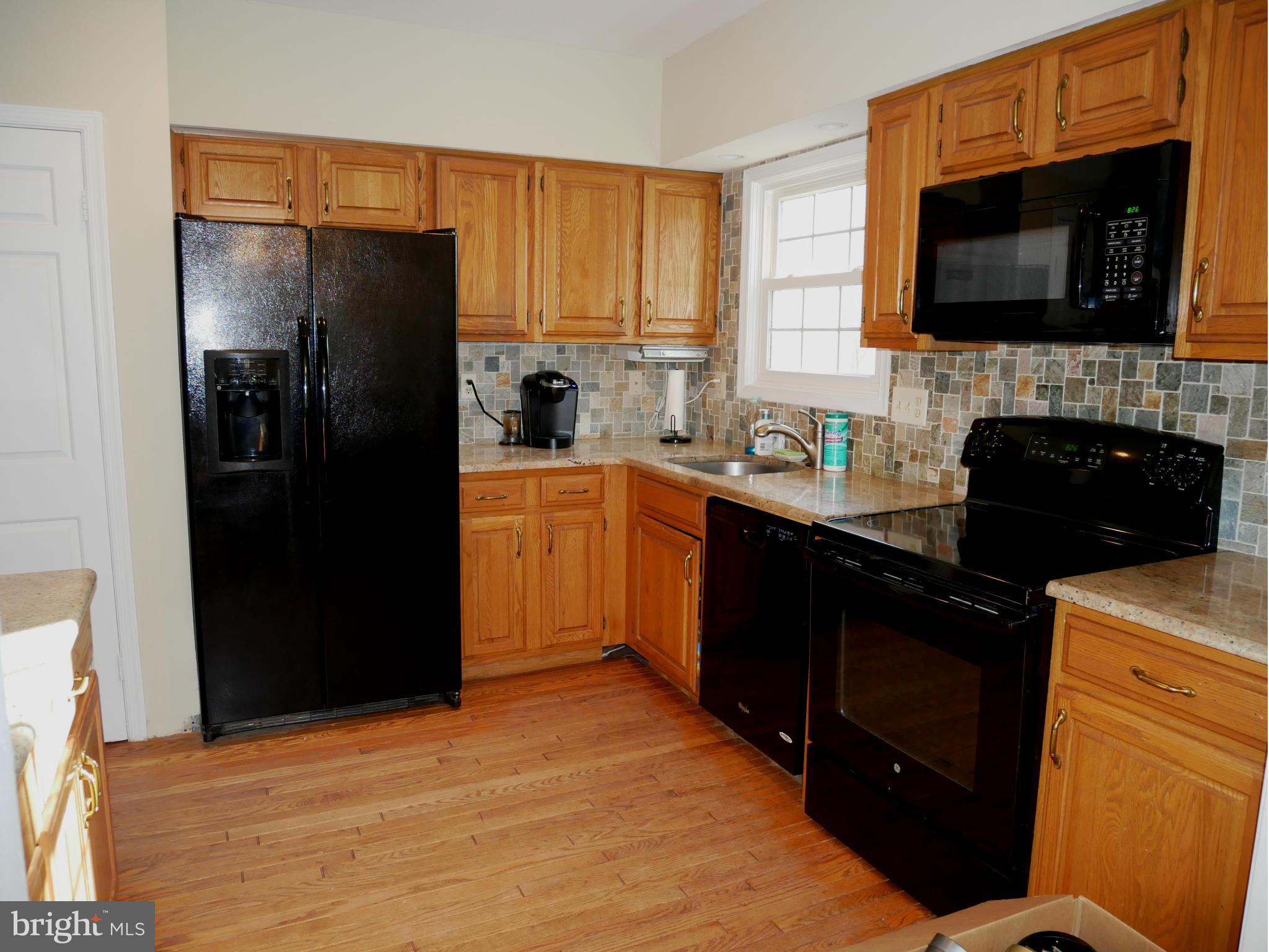 WOODED GLEN - Residential