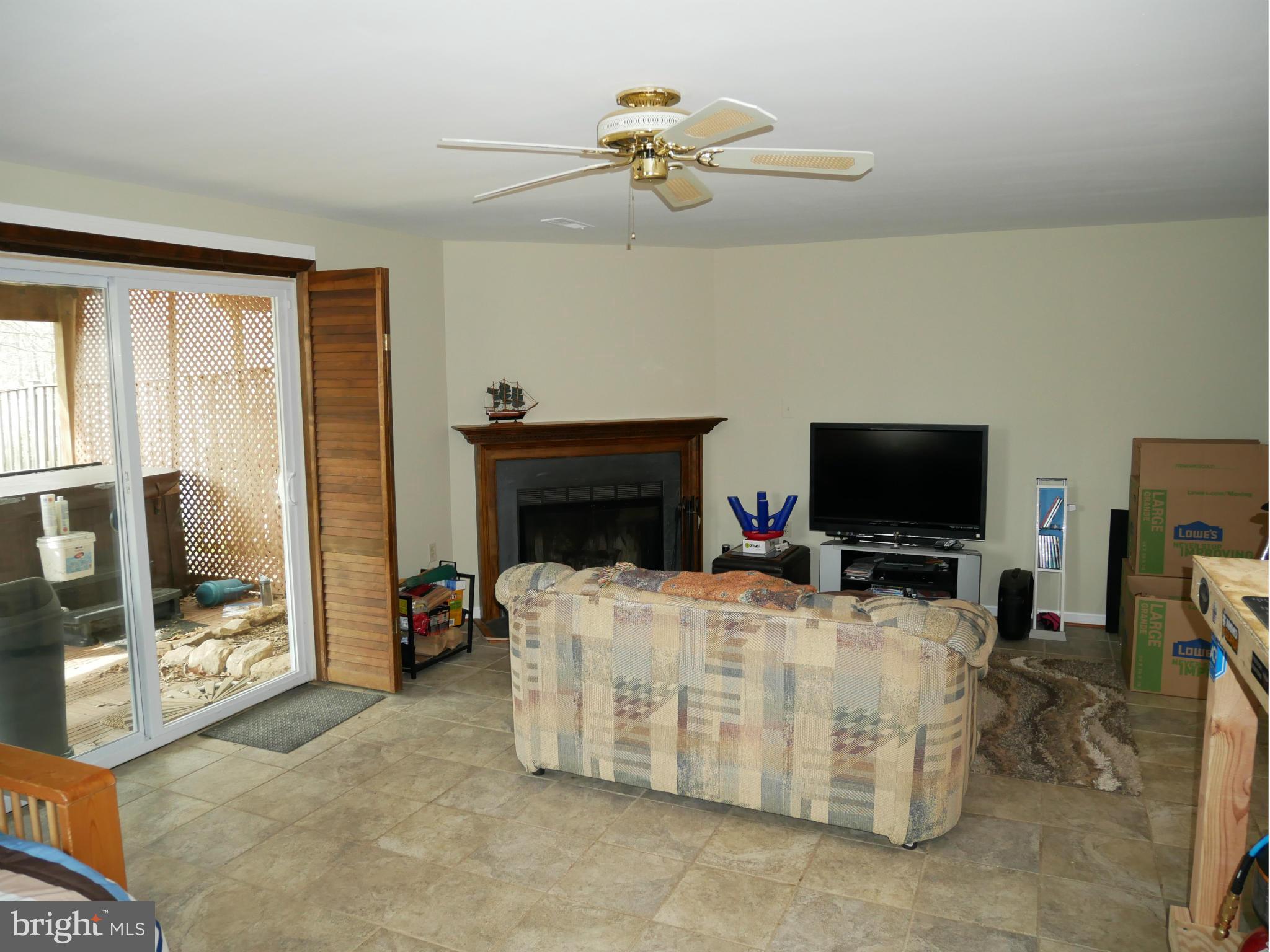 WOODED GLEN - Residential