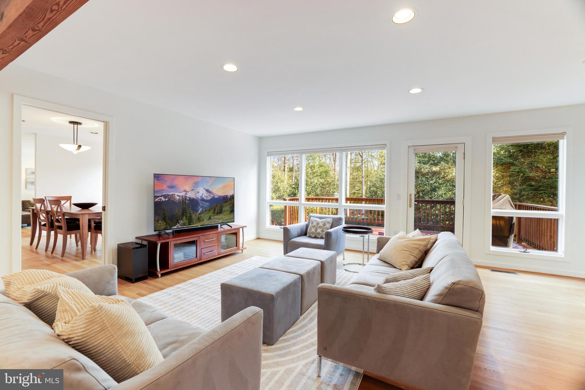 RESTON - Residential