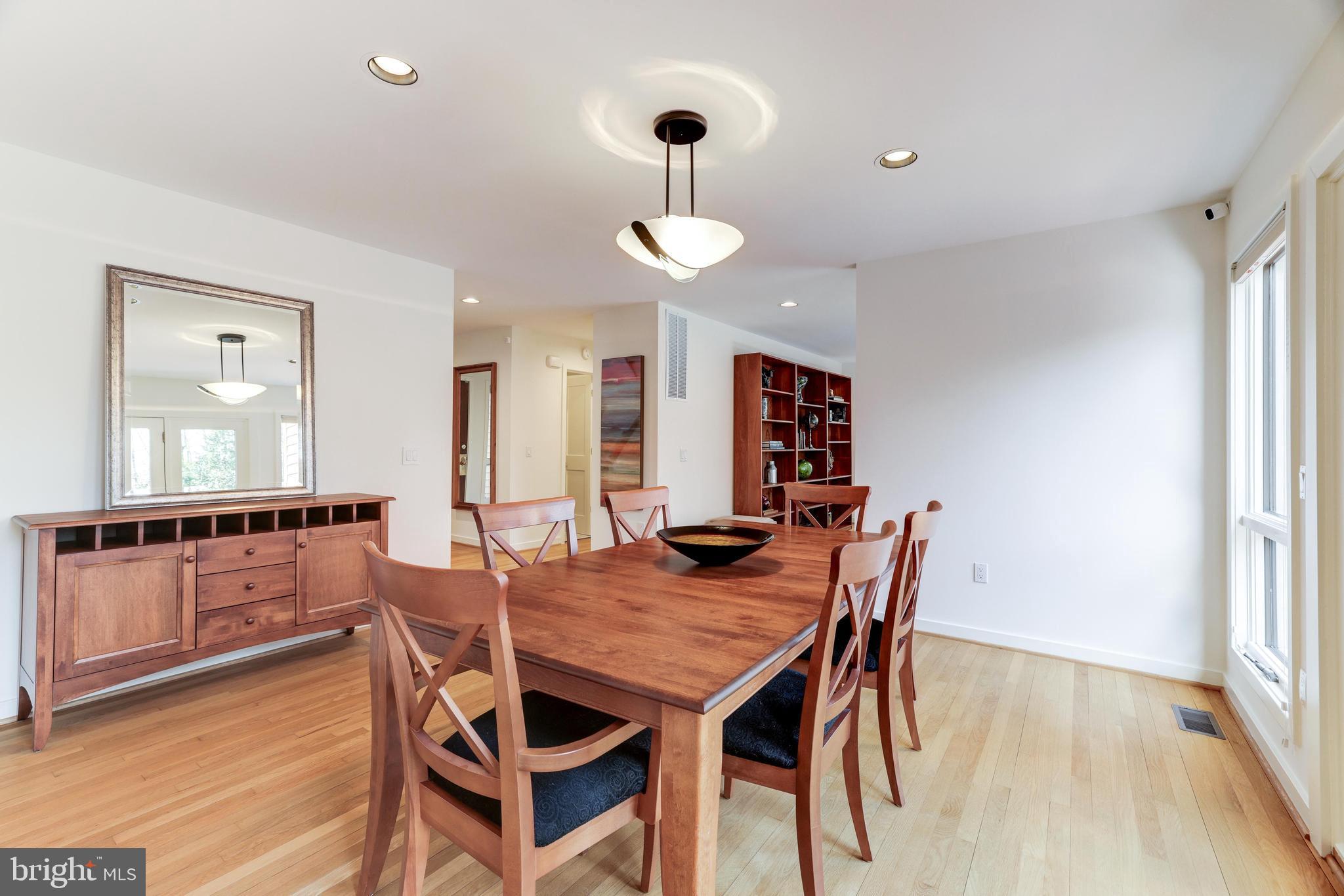 RESTON - Residential