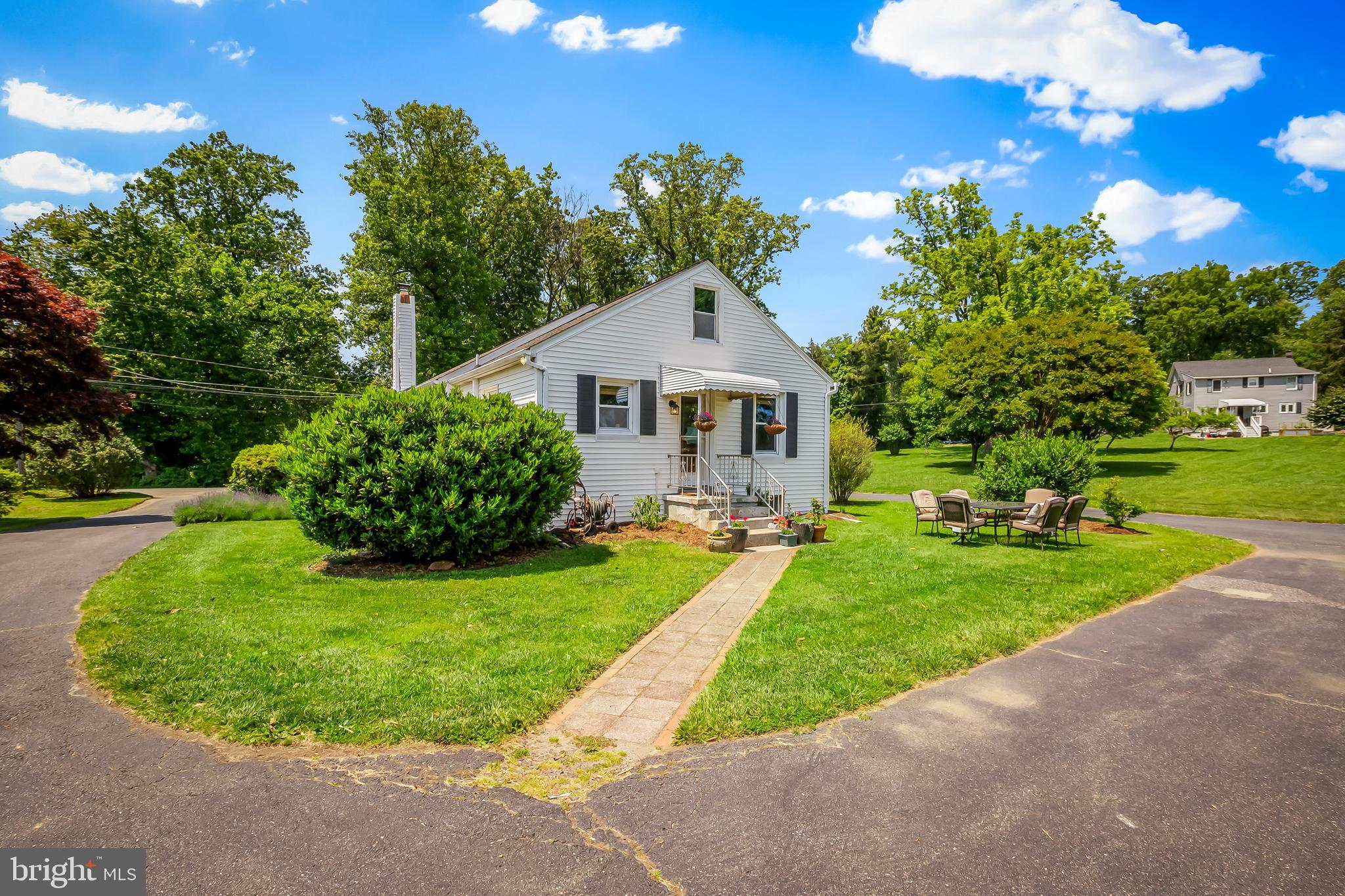 1407 ROCKRIDGE ROAD