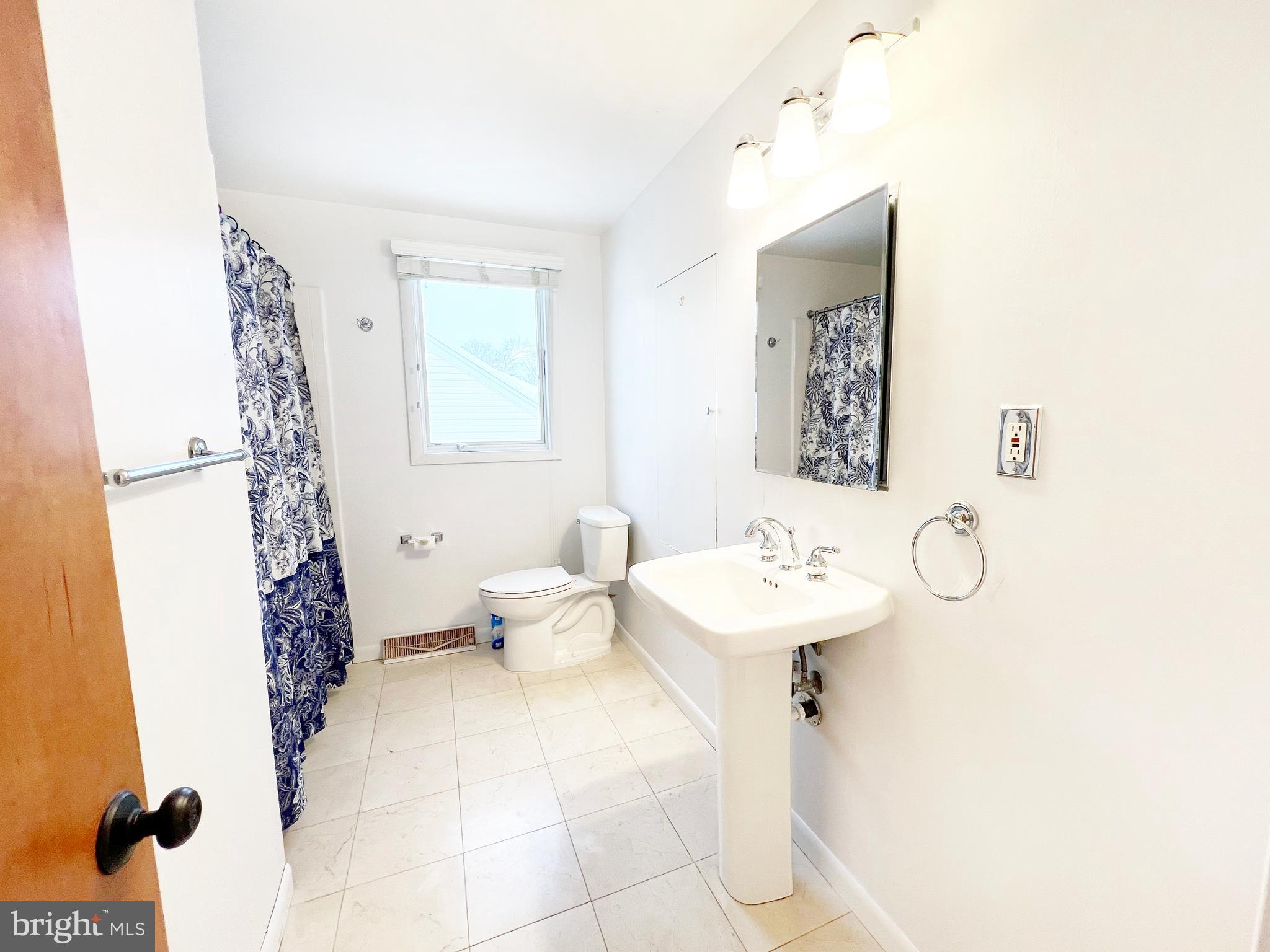 DOYLESTOWN BORO - Residential Lease