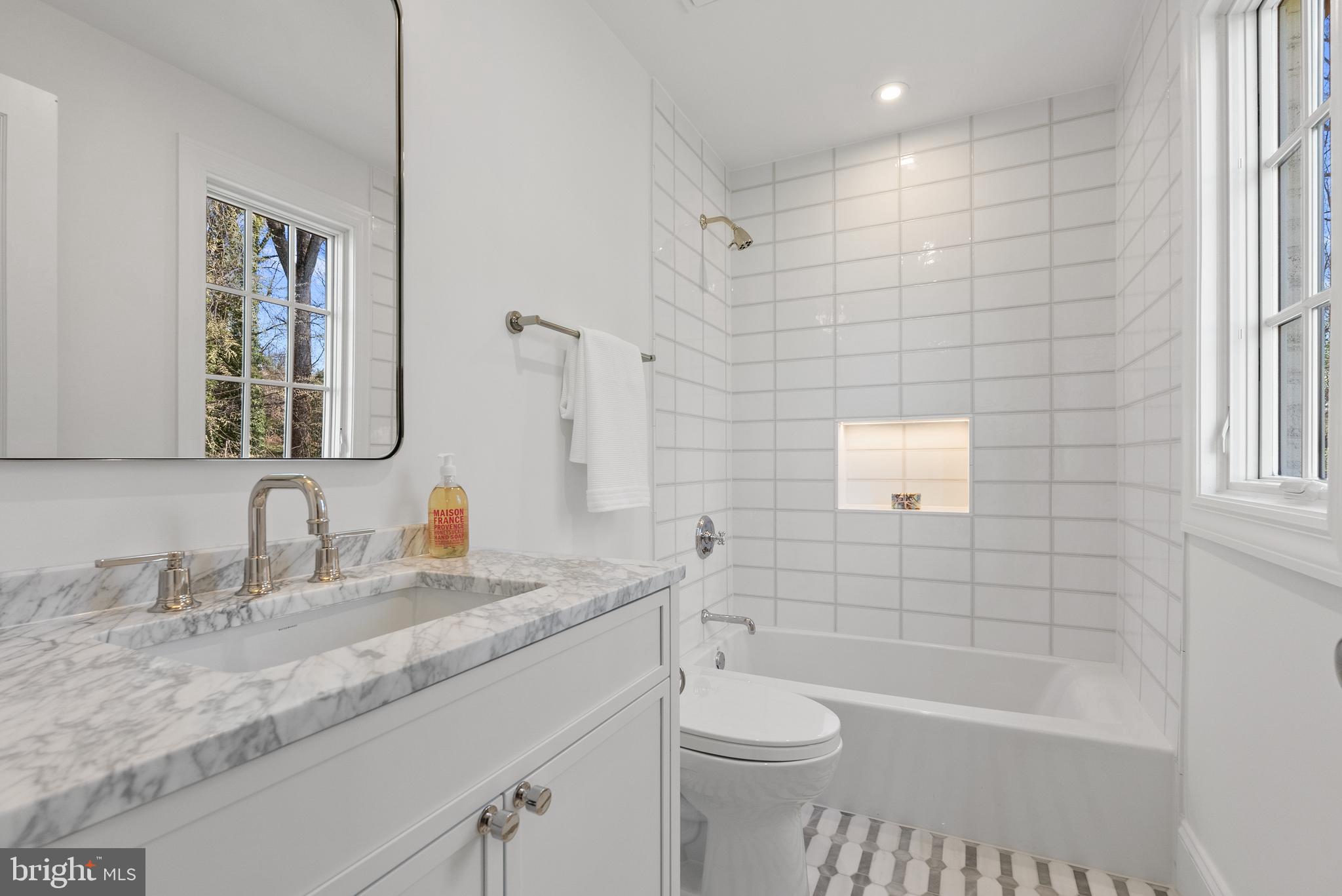 SPRING VALLEY - Residential