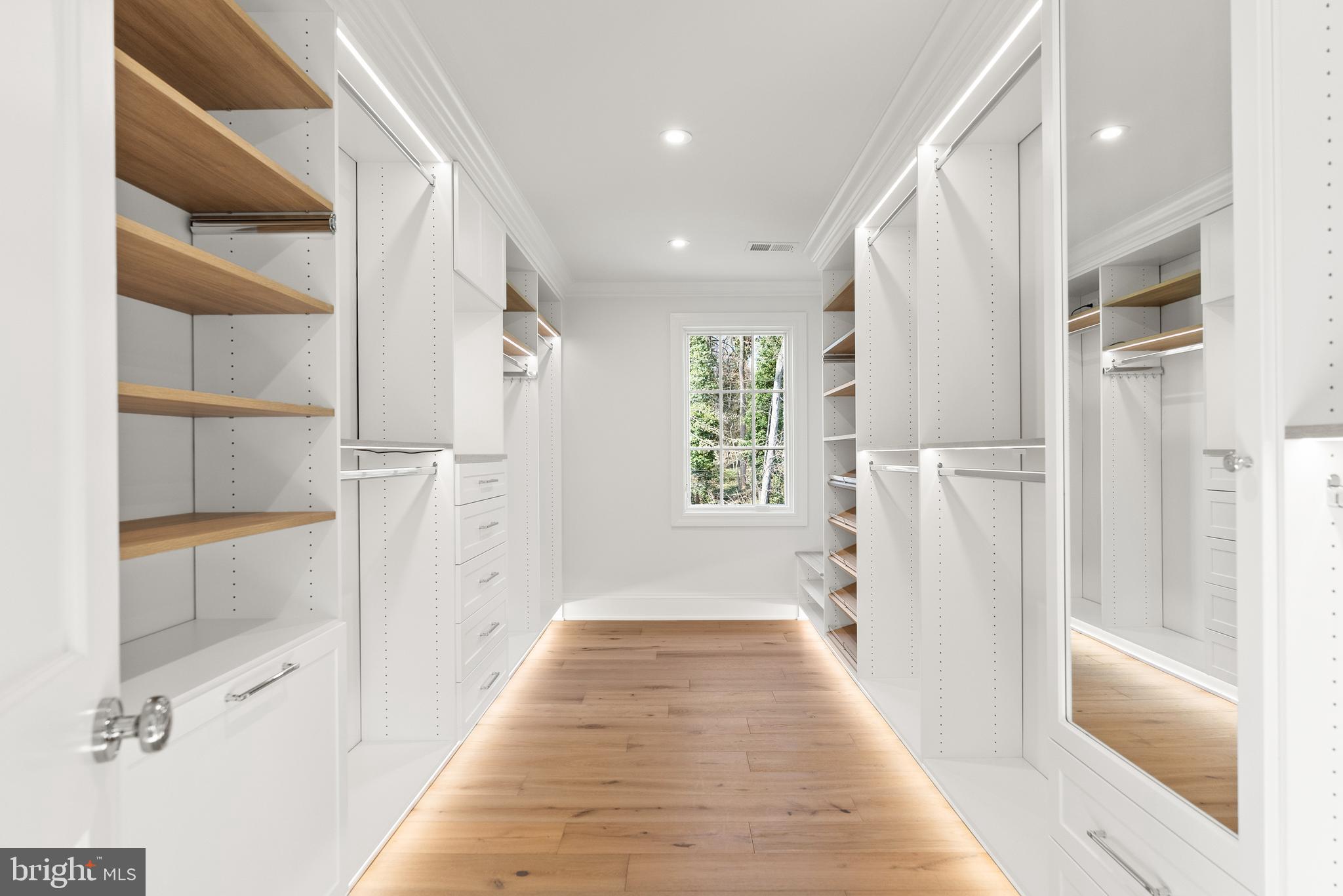 SPRING VALLEY - Residential