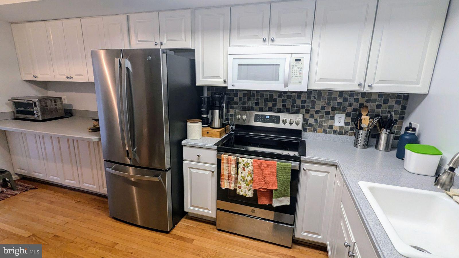 HEARTHSTONE VILLAGE - Residential Lease