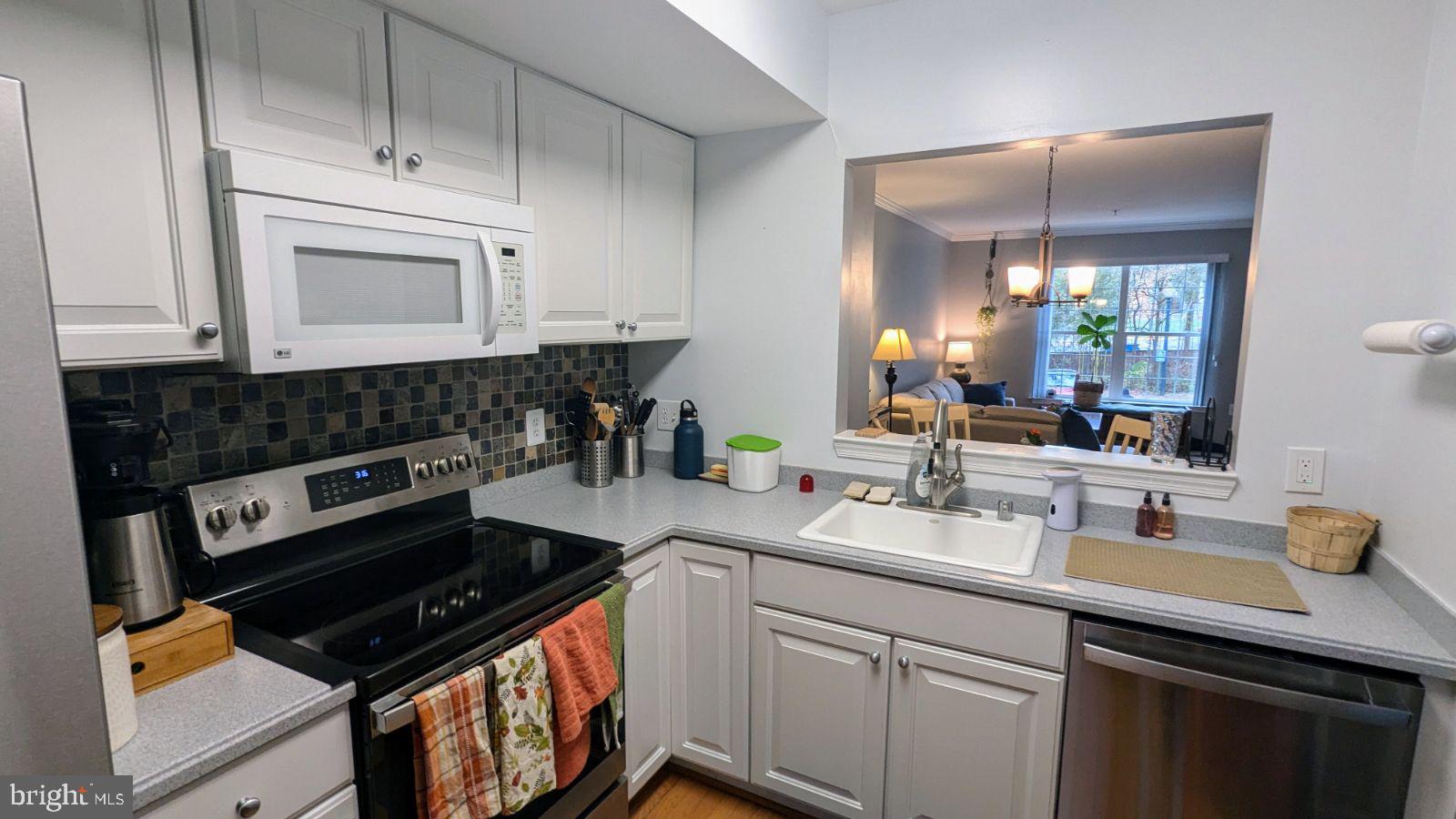 HEARTHSTONE VILLAGE - Residential Lease