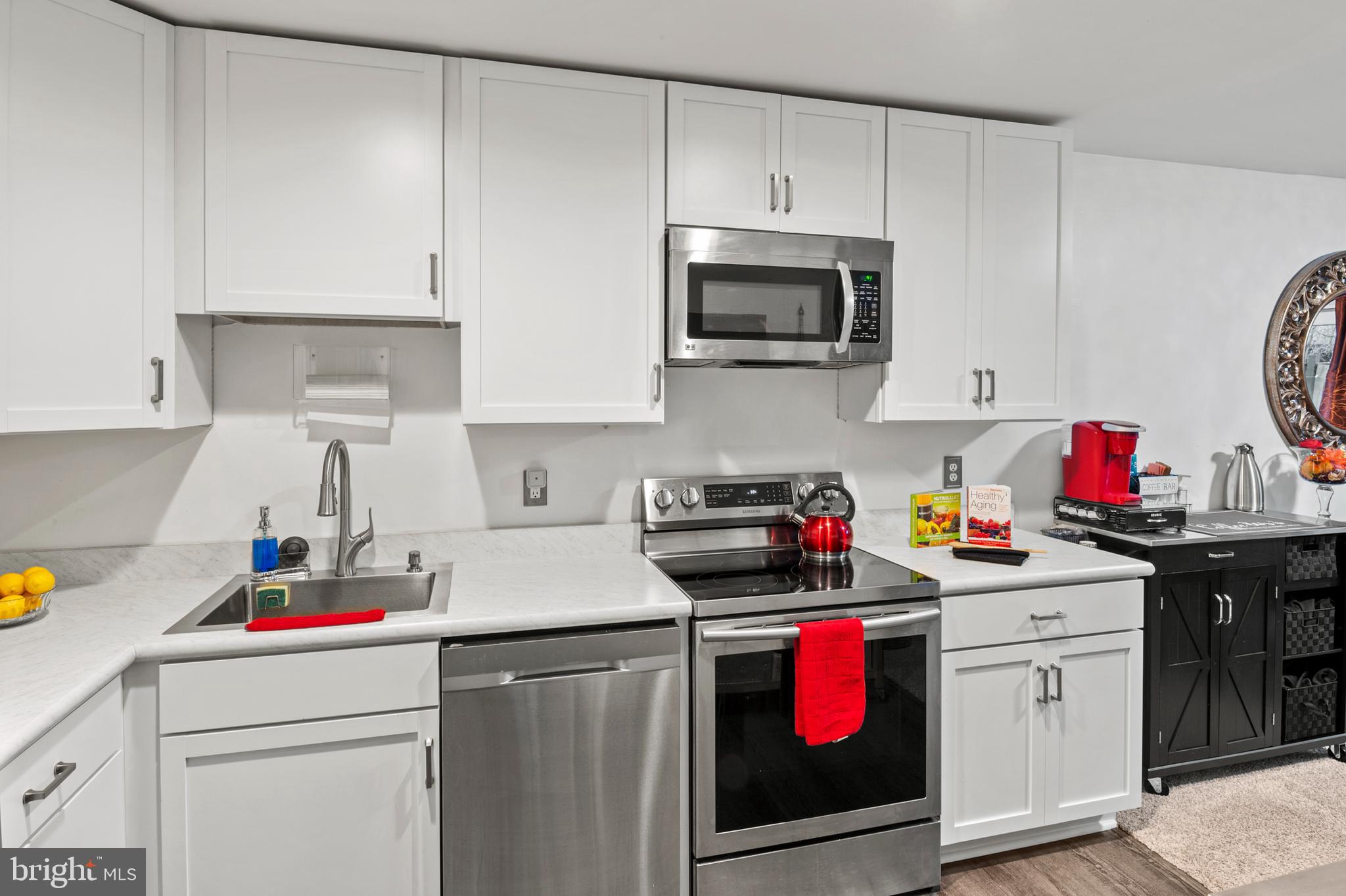 VILLAGE OF OAKLAND MILLS - Residential