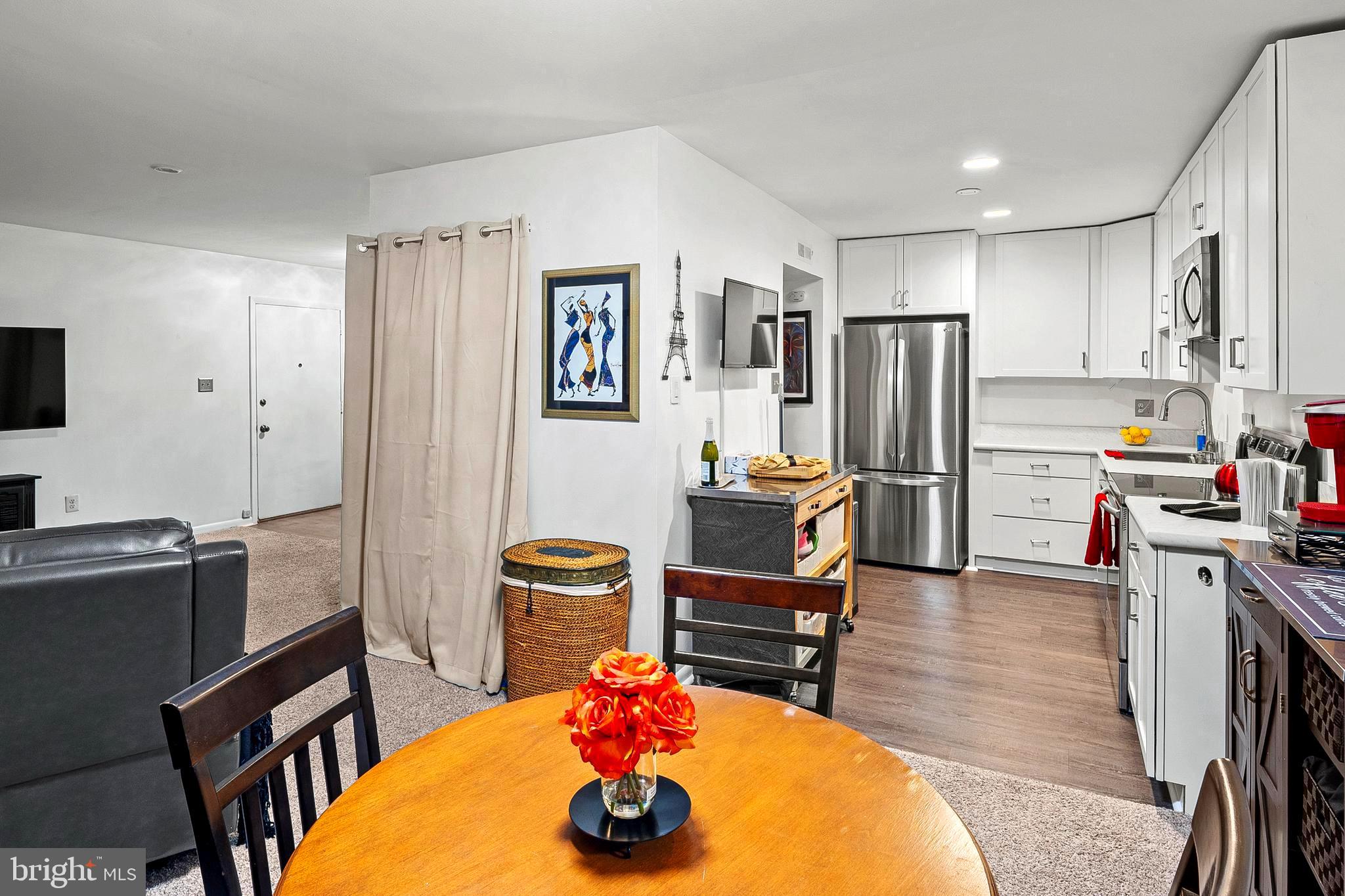 VILLAGE OF OAKLAND MILLS - Residential