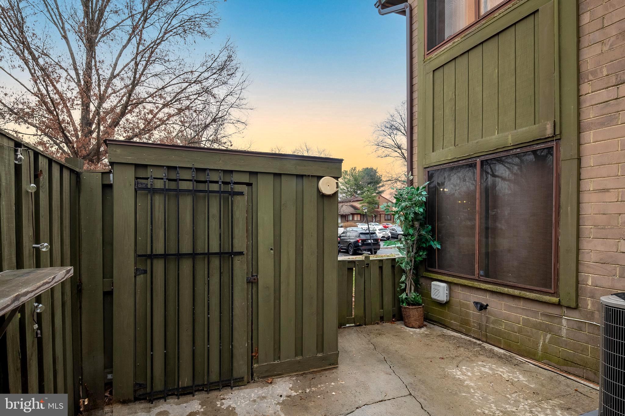 VILLAGE OF OAKLAND MILLS - Residential