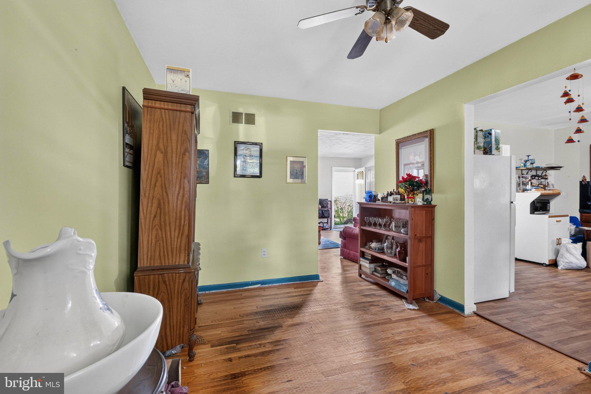 1221 STINSFORD ROAD