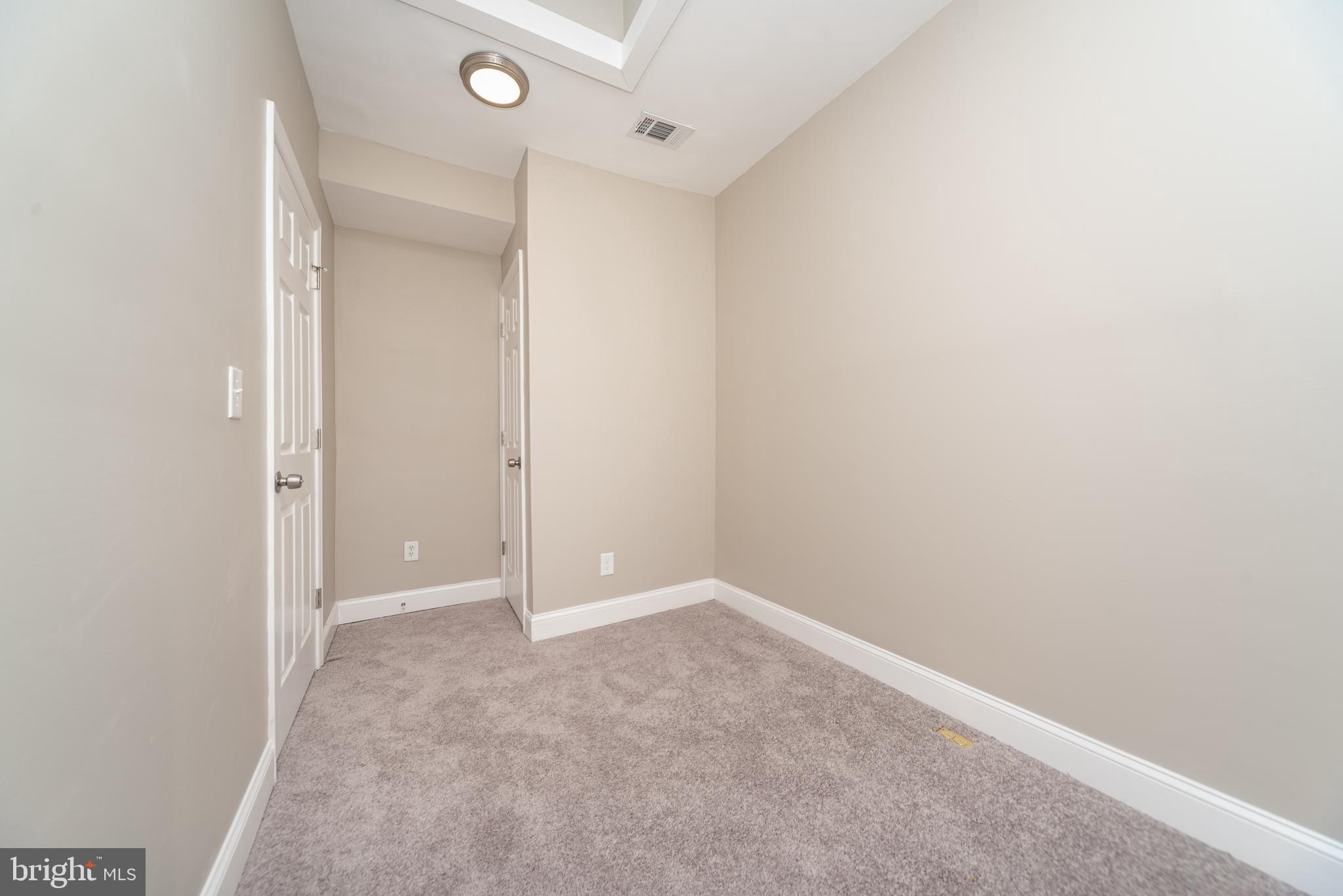 WASHINGTON VILLAGE - Residential