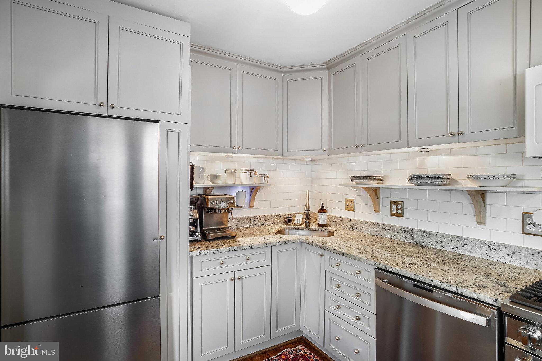 HILLWOOD - Residential