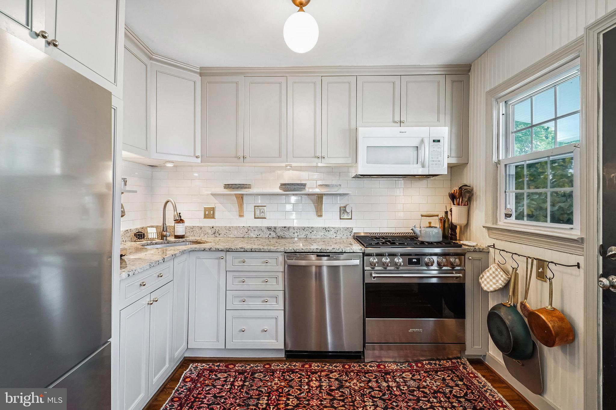 HILLWOOD - Residential